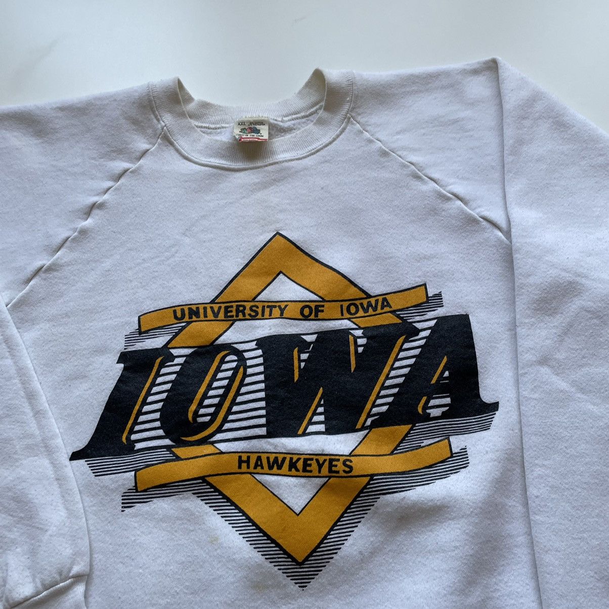 NCAA Vintage 90s University Of Iowa Hawkeyes NCAA Crewneck XL Fit Size US L / EU 52-54 / 3 - 2 Thumbnail