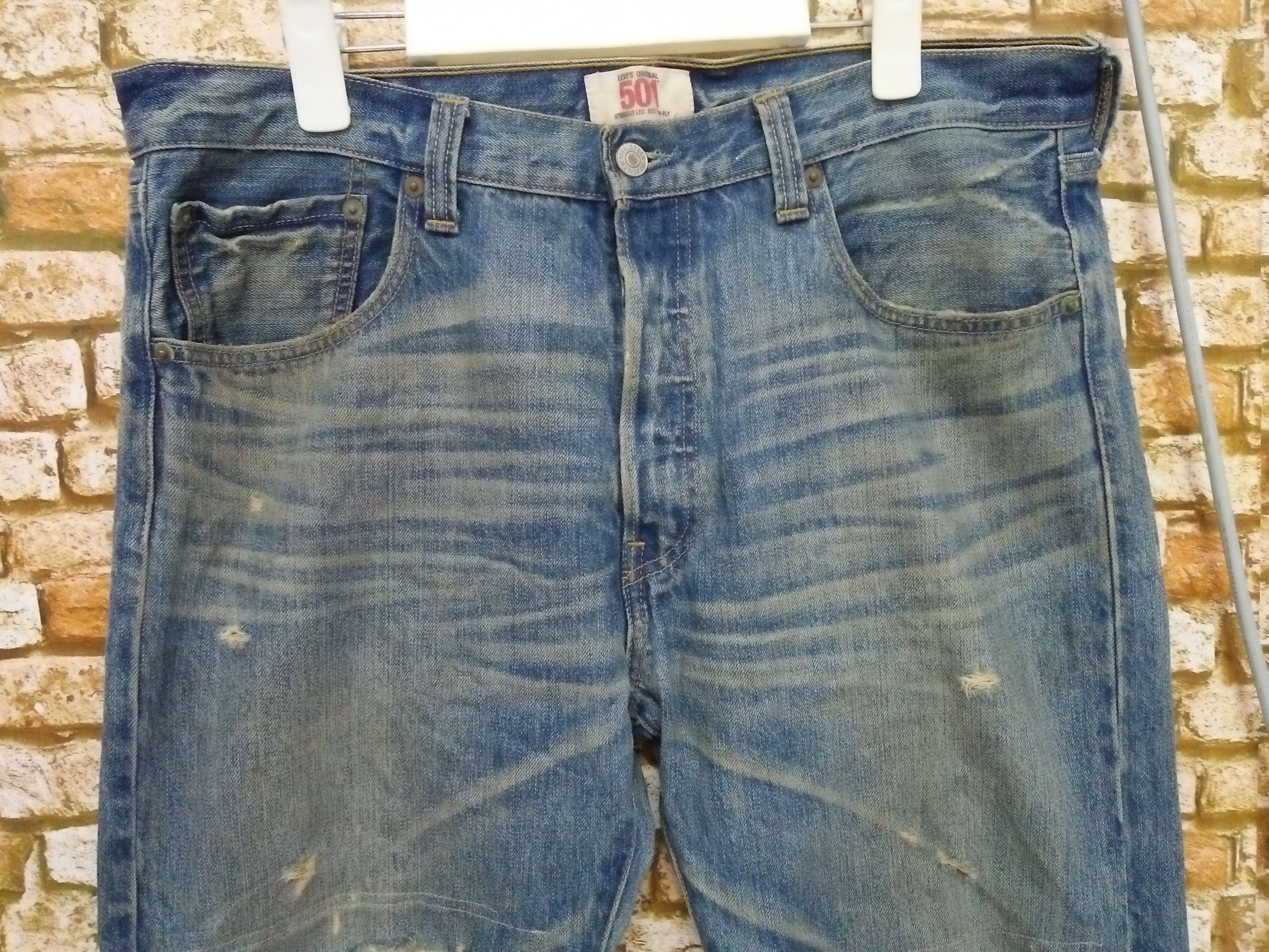 Levi's LEVIS 501 DISTRESSED DENIM (A952) Size US 35 - 2 Thumbnail