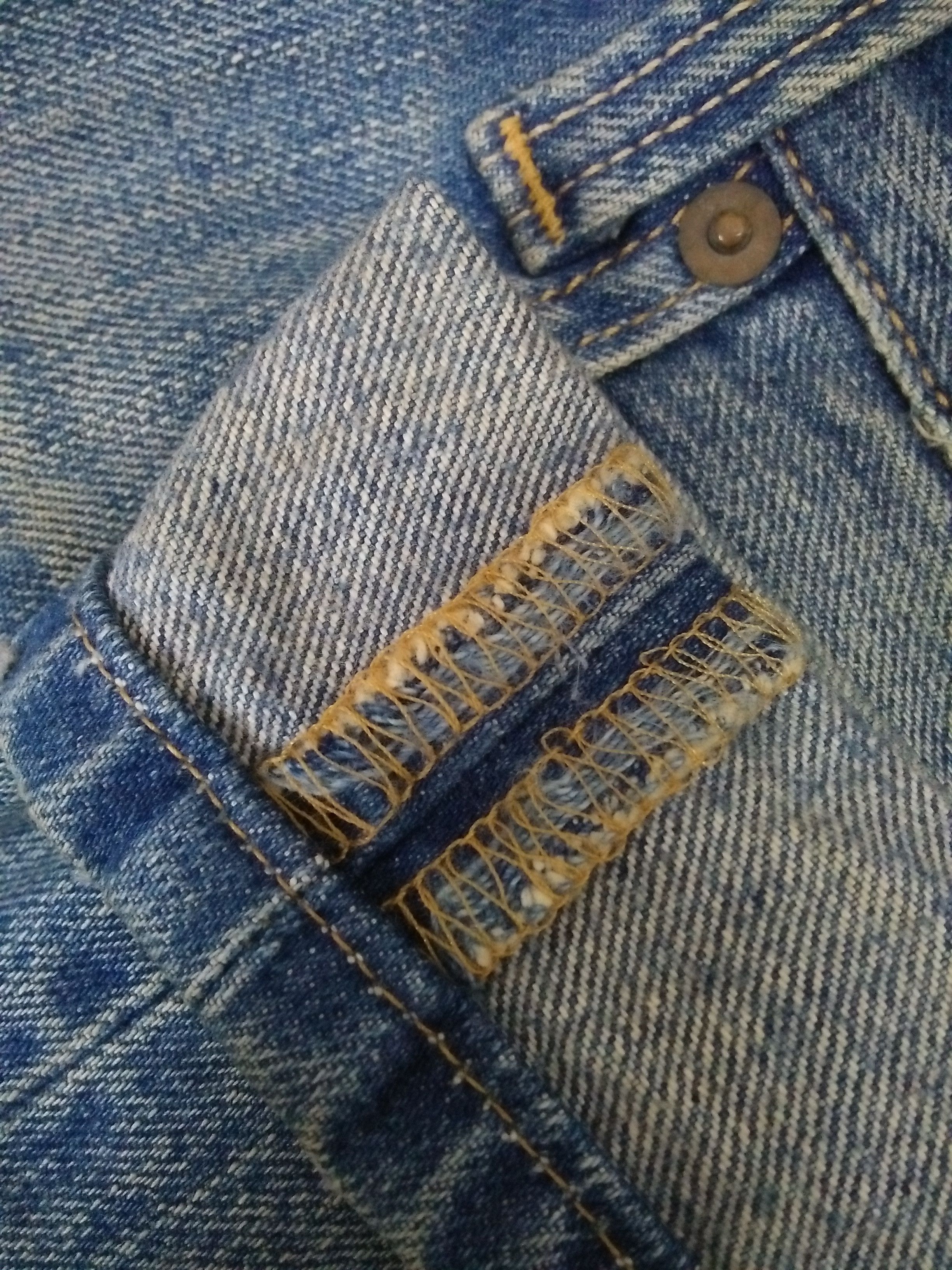 Levi's LEVIS 501 DISTRESSED DENIM (A952) Size US 35 - 16 Thumbnail