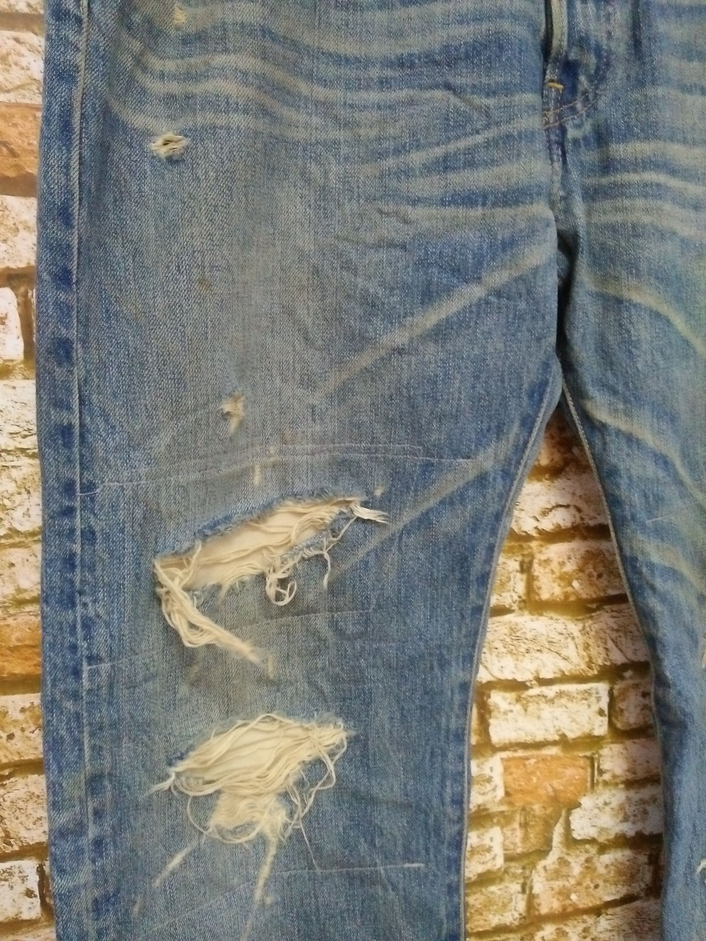 Levi's LEVIS 501 DISTRESSED DENIM (A952) Size US 35 - 4 Thumbnail