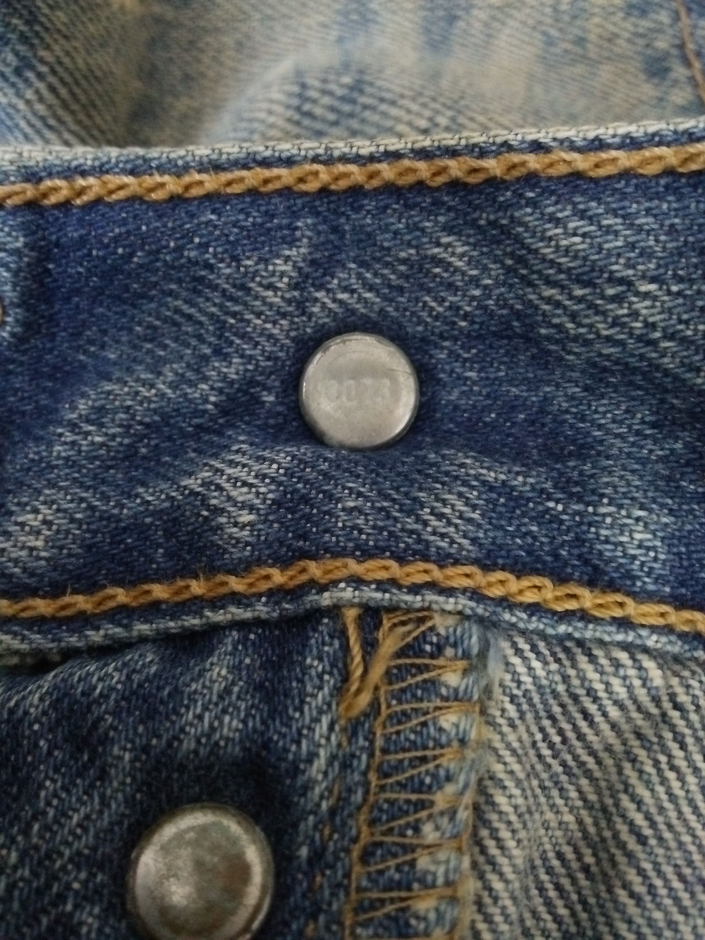 Levi's LEVIS 501 DISTRESSED DENIM (A952) Size US 35 - 9 Thumbnail