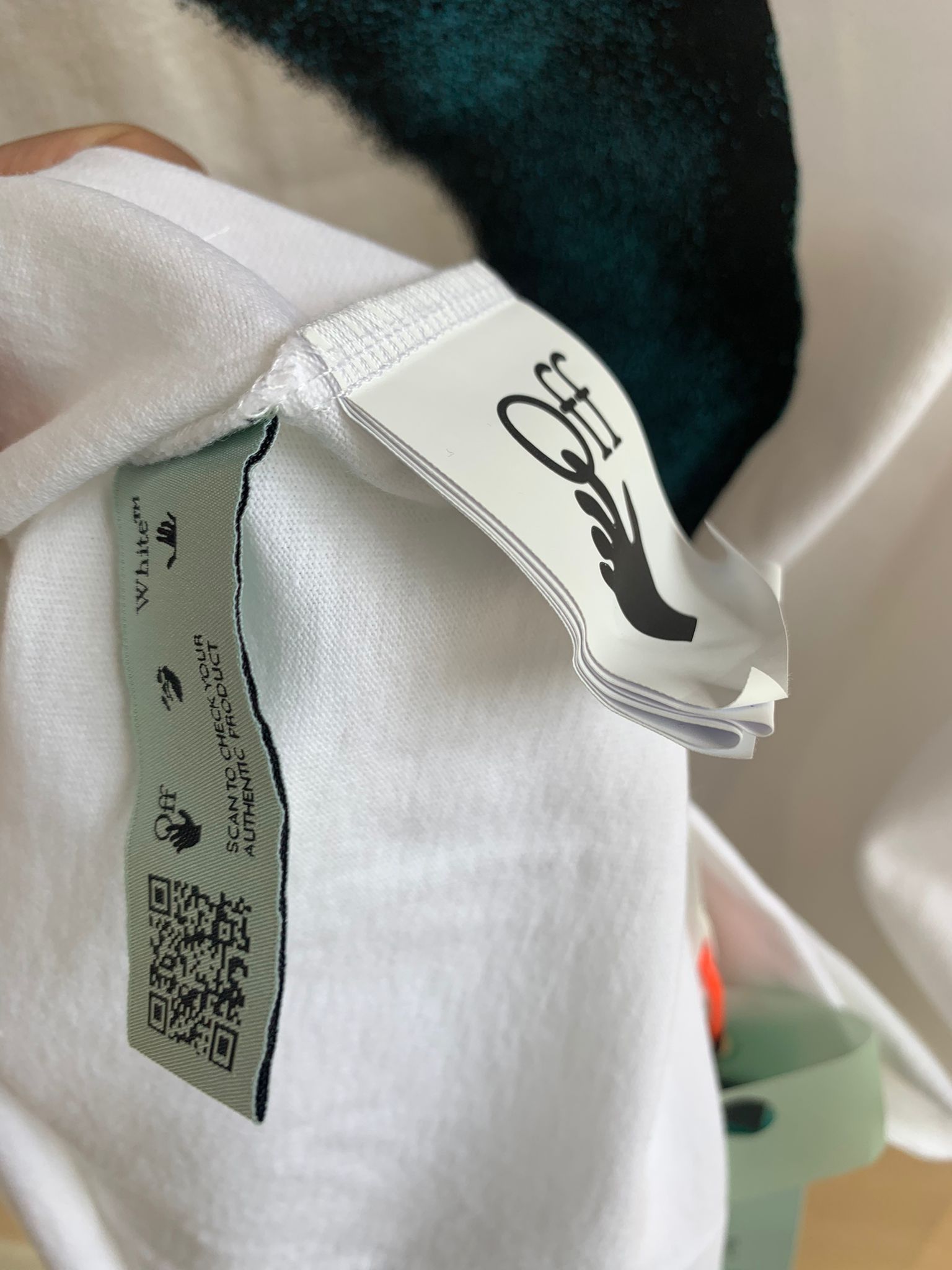 Off-White Madonna Print Tee, SS in White Size US XS / EU 42 / 0 - 11 Thumbnail