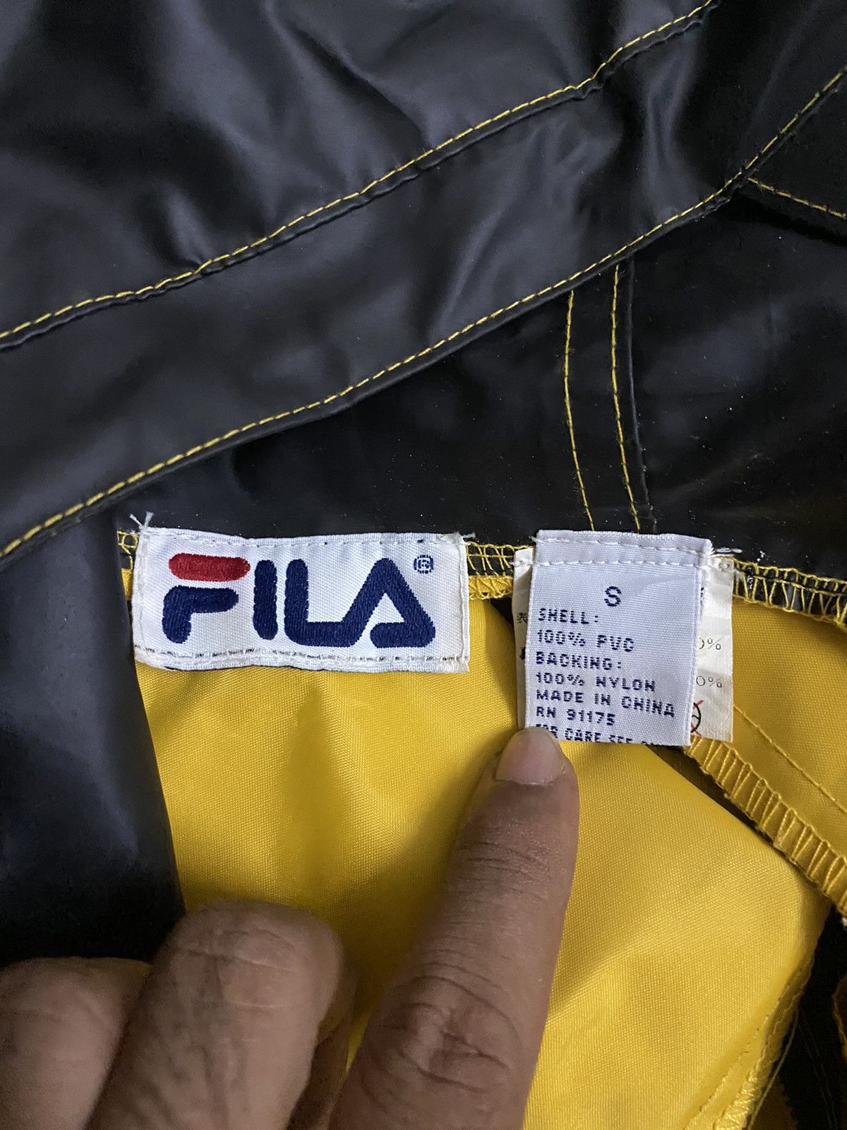 Fila Vintage 90s Fila Raincoat Two Tone Colour Size US L / EU 52-54 / 3 - 7 Thumbnail