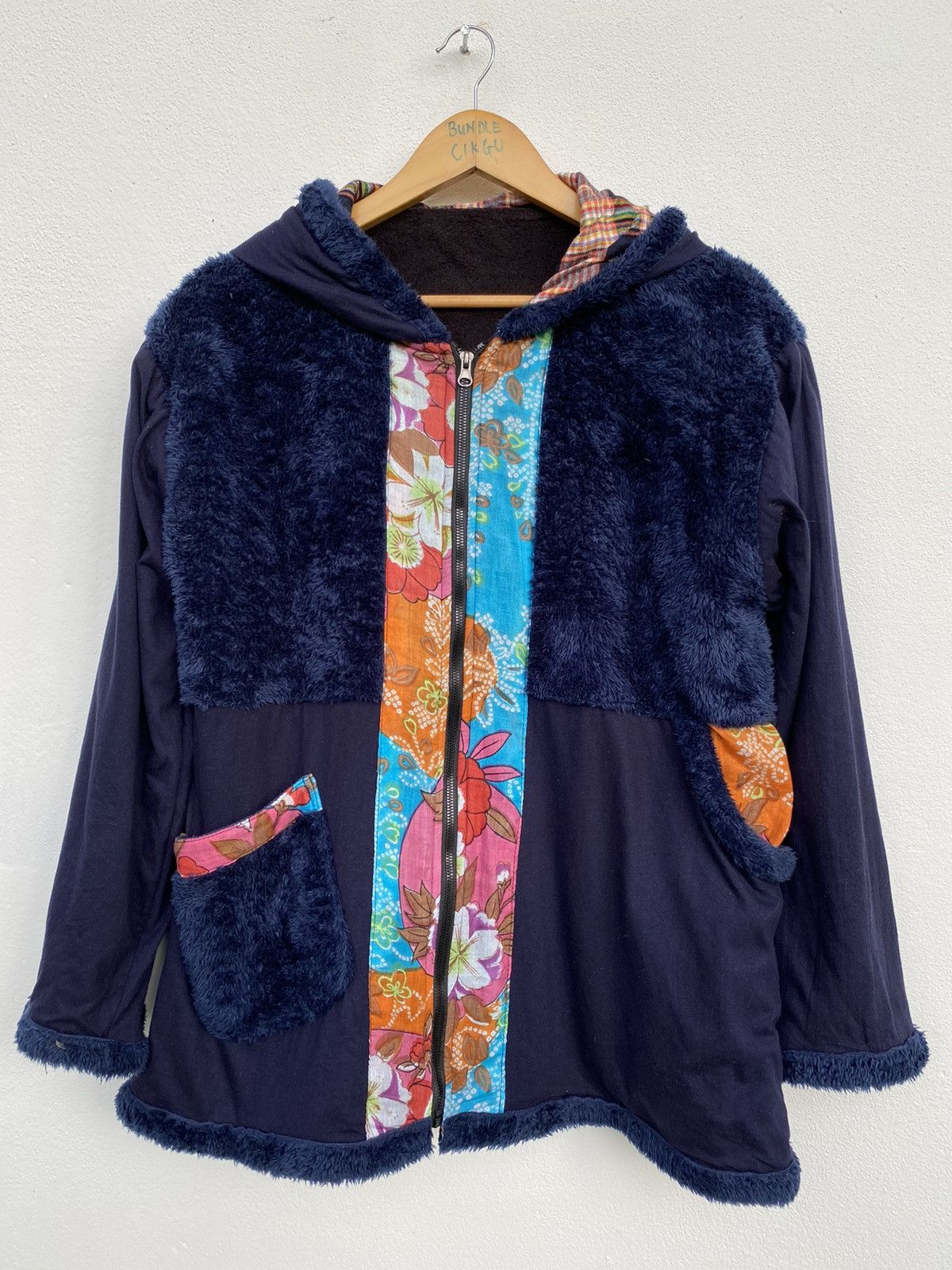 Japanese Brand 🔥SALE🔥 Nice Design Fleece Zipper Jacket Flower Design Size US XL / EU 56 / 4 - 1 Thumbnail