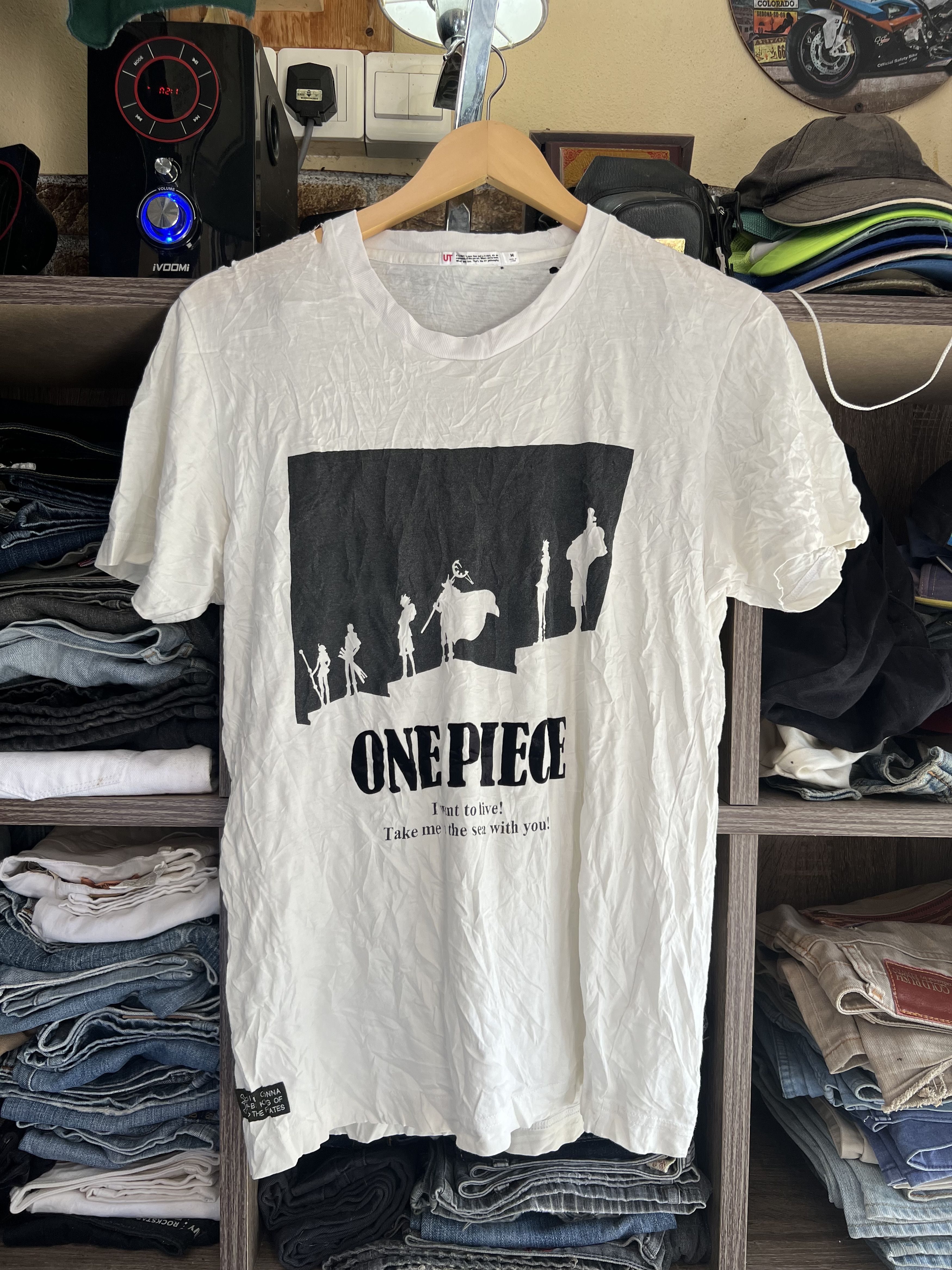 🔥Distressed One Piece Uniqlo Printed Tees