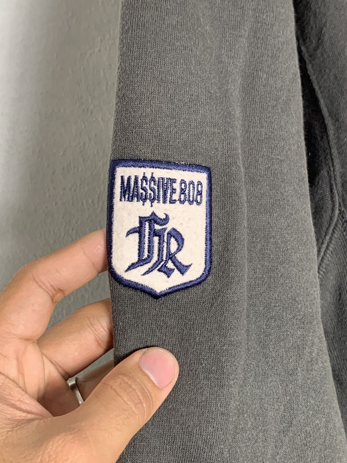 Japanese Brand Vintage Freaky Massive Embroidered Logo Zipper Hoodie Size US XL / EU 56 / 4 - 6 Thumbnail