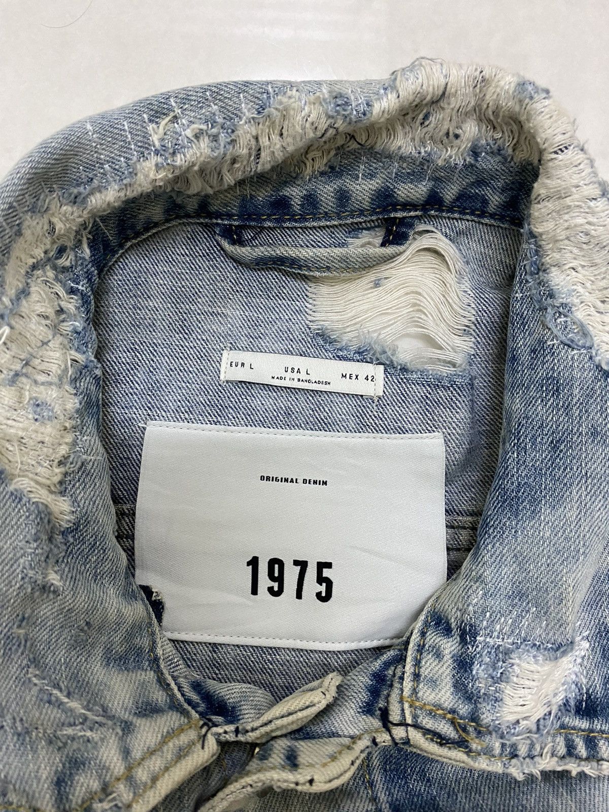 Zara Zara Distressed Denim Jacket Vintage Style RARE Design Size US L / EU 52-54 / 3 - 6 Thumbnail