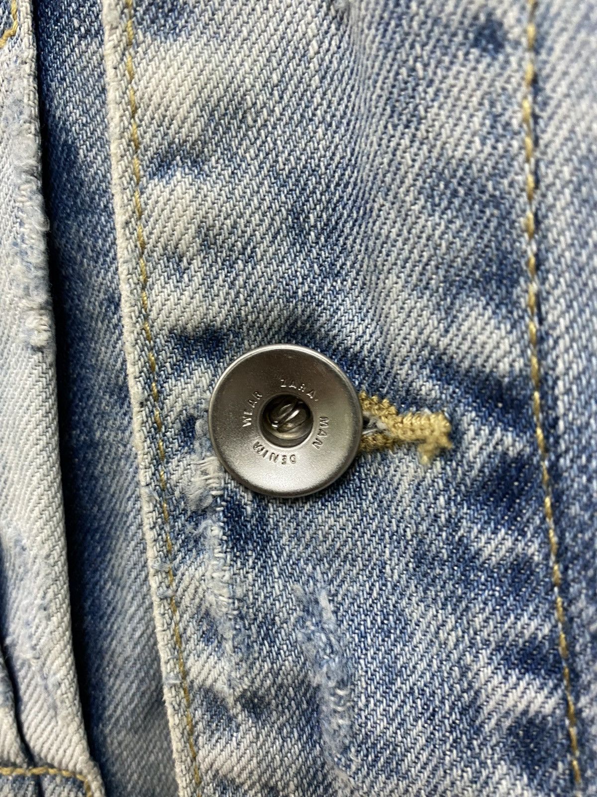 Zara Zara Distressed Denim Jacket Vintage Style RARE Design Size US L / EU 52-54 / 3 - 8 Thumbnail