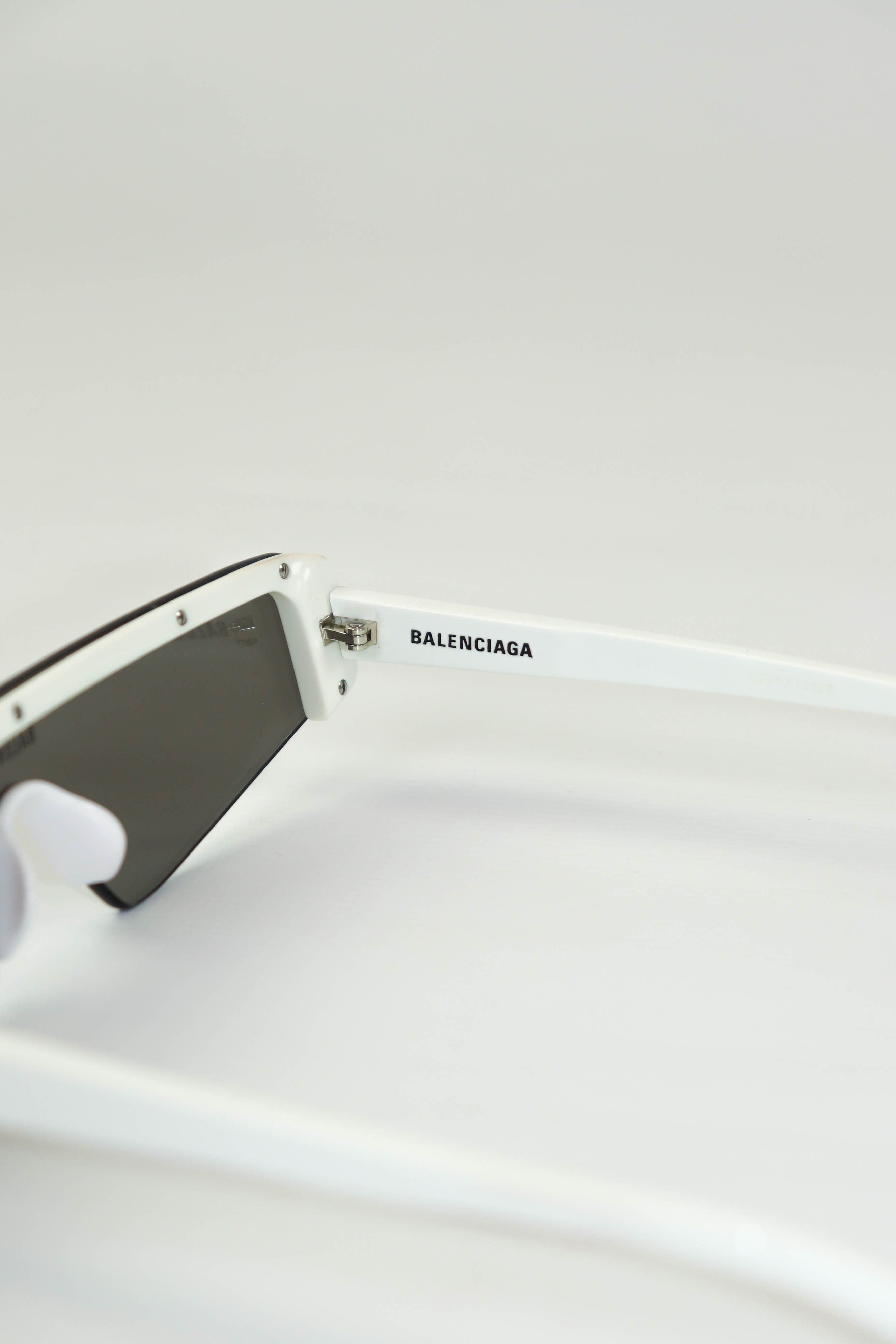 Balenciaga Balenciaga Ski Rectangle Frame Sunglasses White Plastic Size ONE SIZE - 12 Thumbnail