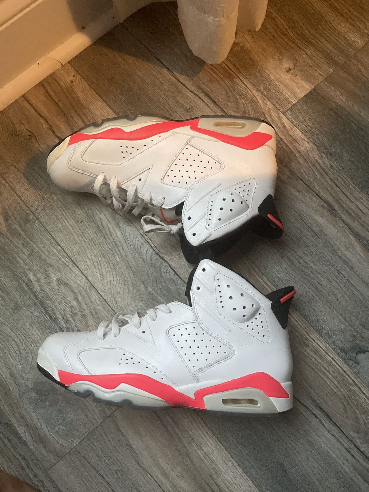 jordan red and white 6s