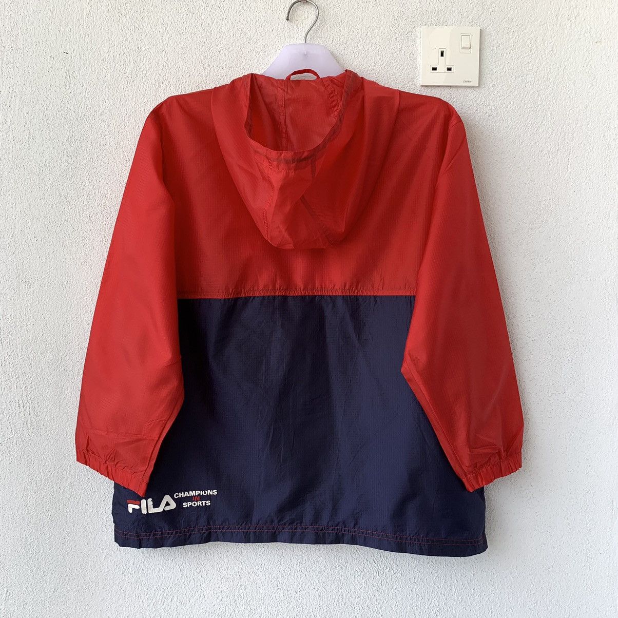 Fila × Vintage FILA windbreker jacket small logo.. rain jacket. easy carry Size US S / EU 44-46 / 1 - 9 Thumbnail