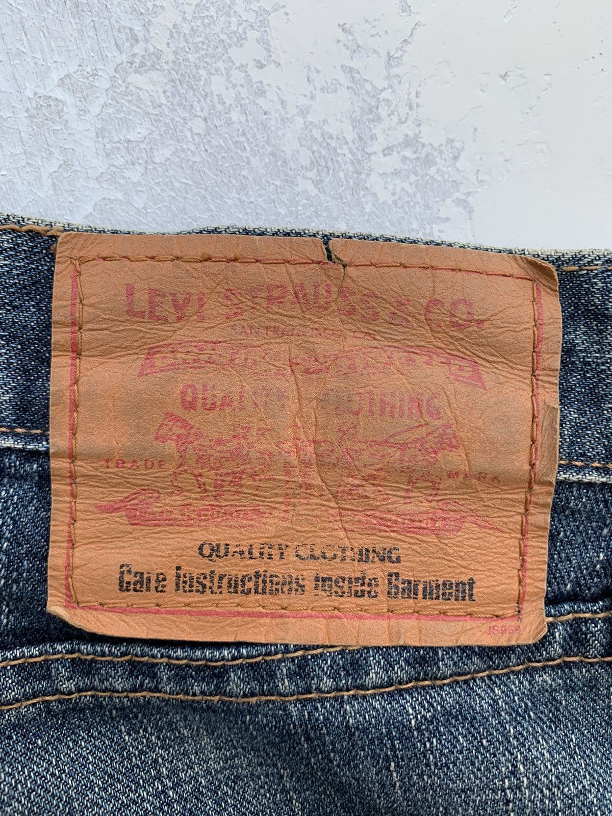 Levi's × Vintage Vintage 90s Levi's Top Button J36 DISTRESSED DENIM Size US 33 - 19 Thumbnail