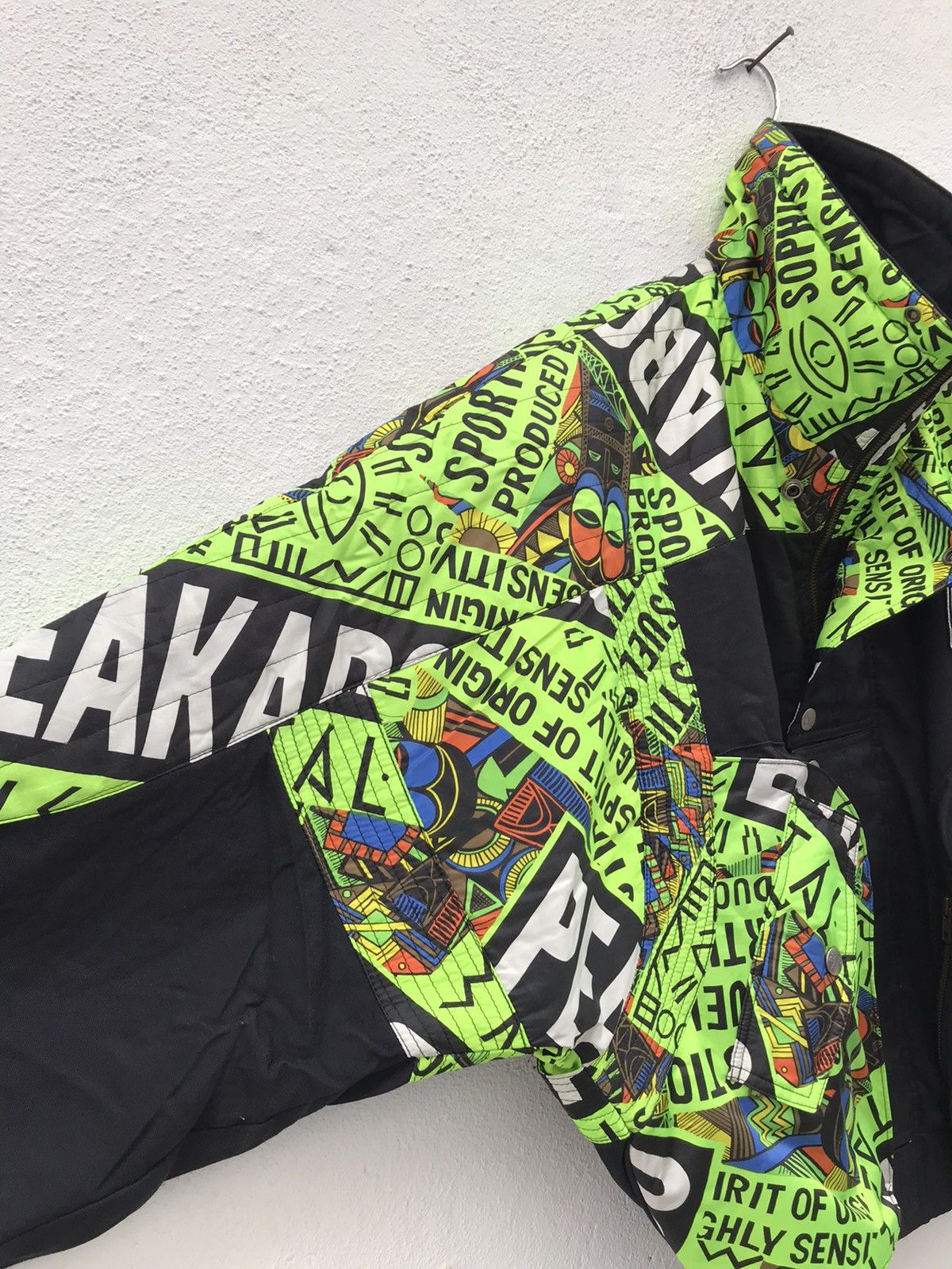 Japanese Brand Vintage Peakaboo Crystal Eye pop art hooded ski jacket Size US L / EU 52-54 / 3 - 2 Thumbnail