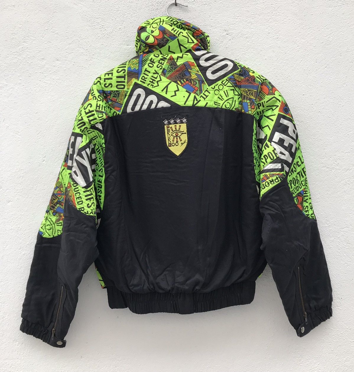 Japanese Brand Vintage Peakaboo Crystal Eye pop art hooded ski jacket Size US L / EU 52-54 / 3 - 6 Thumbnail