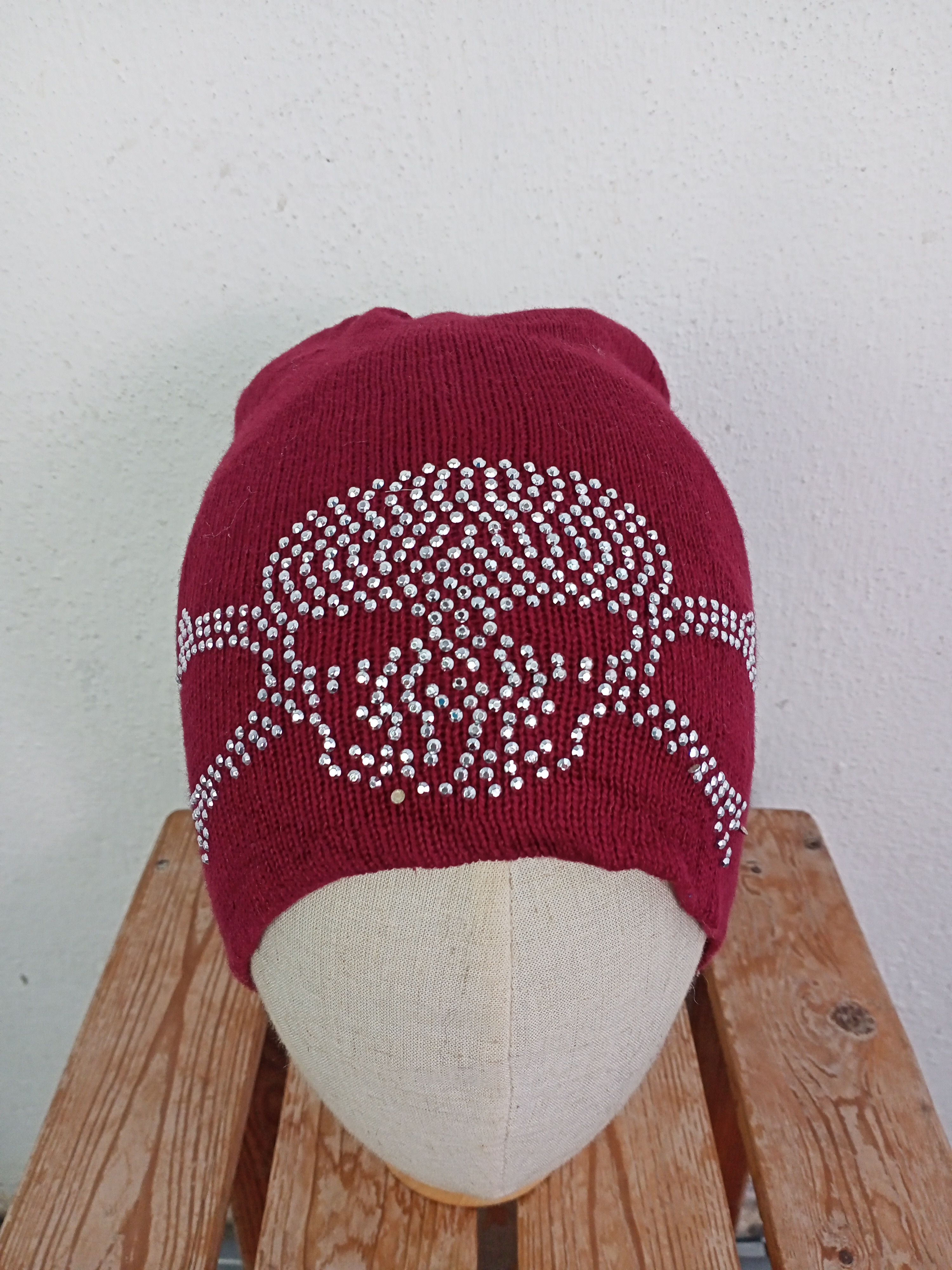 Japanese Brand Skull Cross Bones Beanie Hat Size ONE SIZE - 2 Thumbnail
