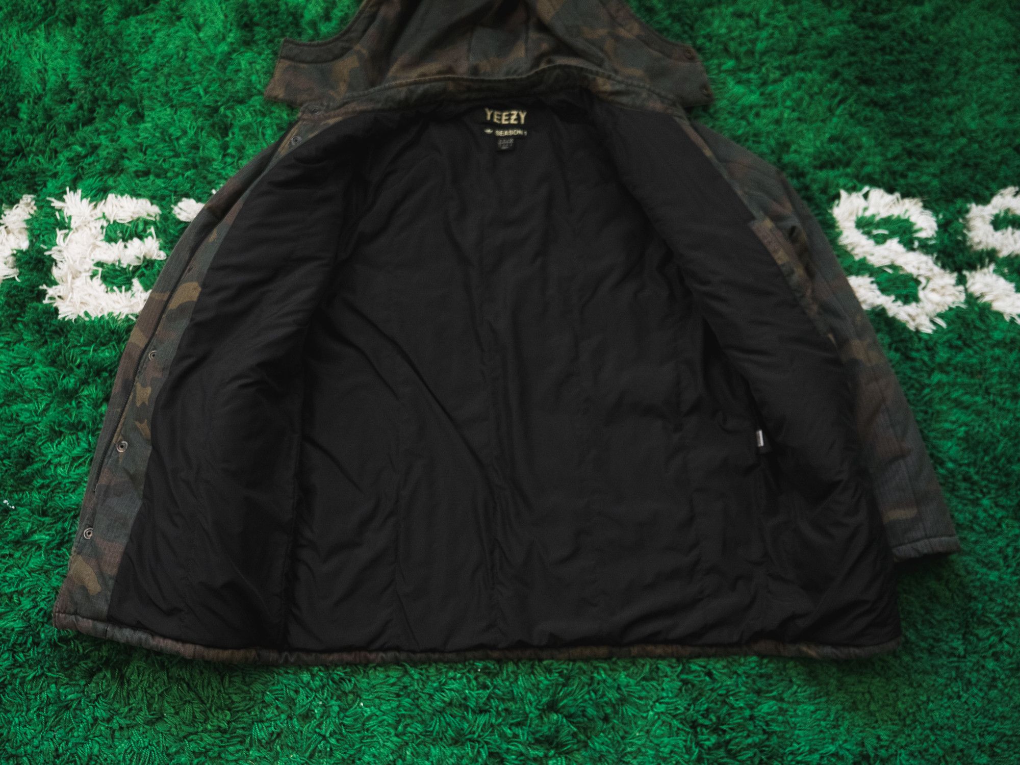 Yeezy YEEZY SEASON 1 CAMO PARKA (S) Size US S / EU 44-46 / 1 - 5 Thumbnail