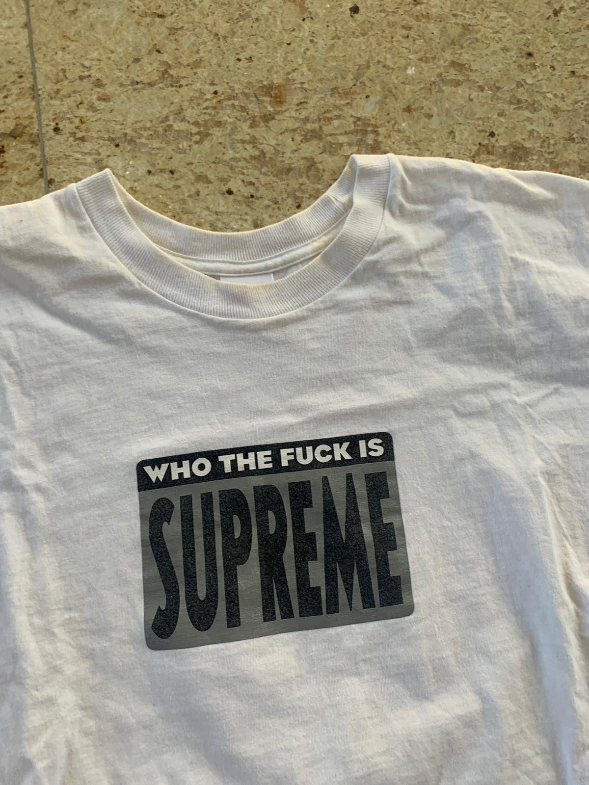 Supreme Who The Fuck Is Supreme Tee in White Size US L / EU 52-54 / 3 - 5 Thumbnail