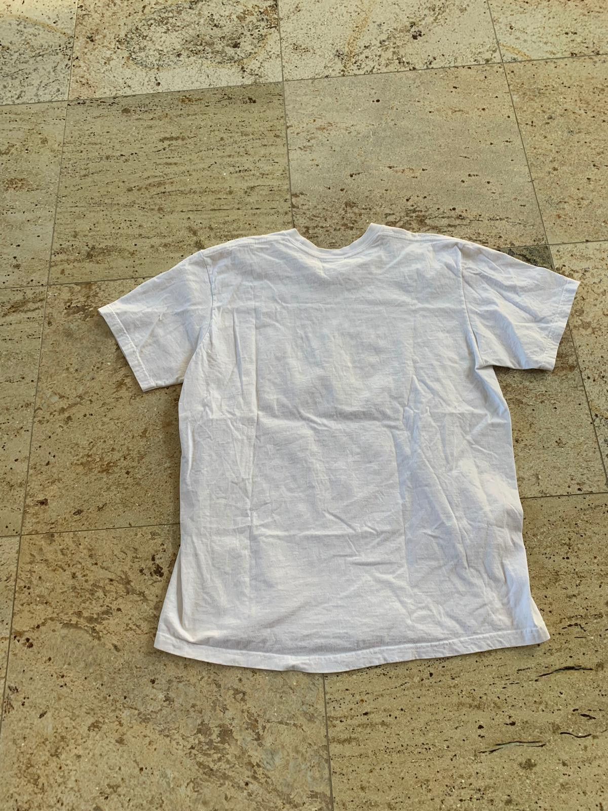 Supreme Who The Fuck Is Supreme Tee in White Size US L / EU 52-54 / 3 - 8 Thumbnail