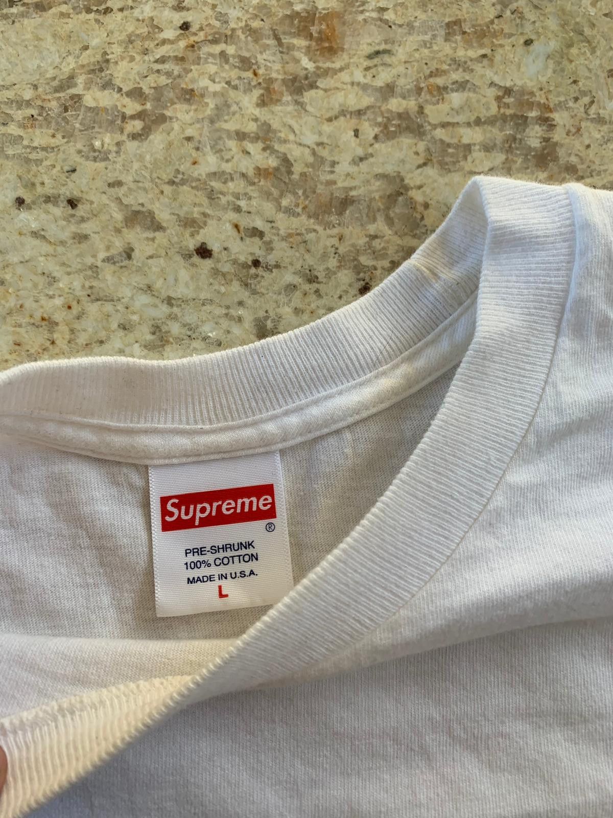 Supreme Who The Fuck Is Supreme Tee in White Size US L / EU 52-54 / 3 - 9 Thumbnail