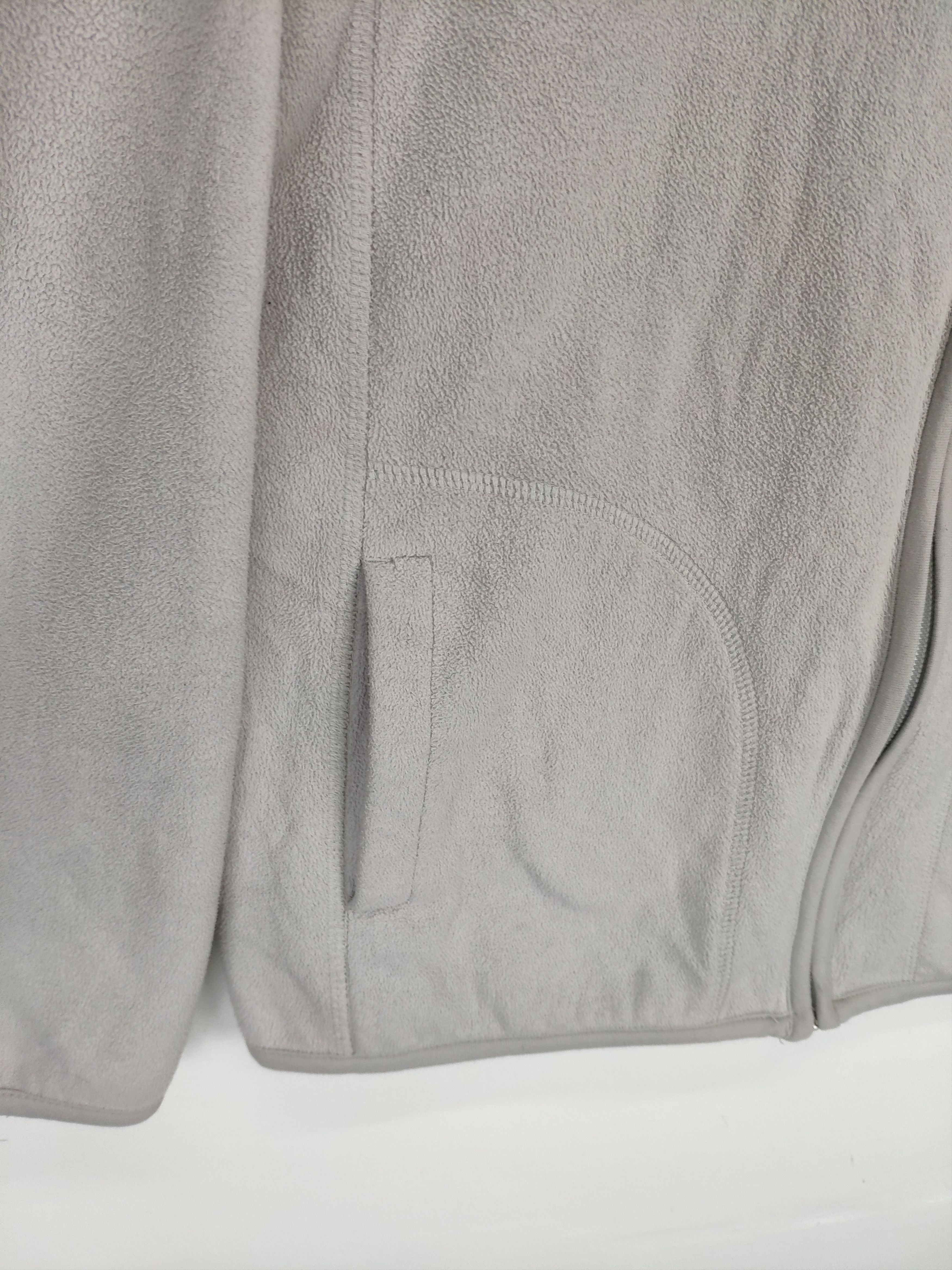 Japanese Brand Vintage Japanese Brand Zip Up Fleece Jacket Size US S / EU 44-46 / 1 - 7 Thumbnail