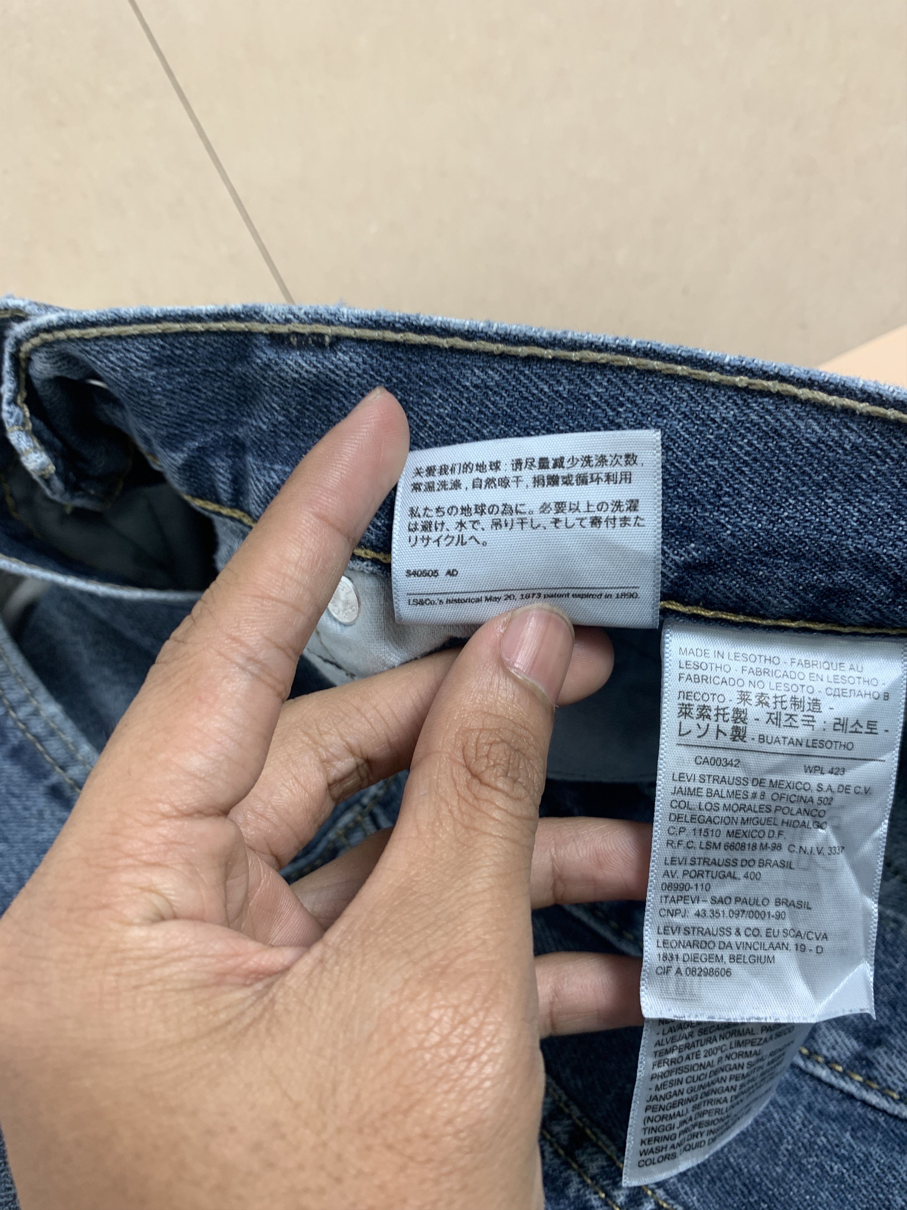 Levi's × Levi's Vintage Clothing × Vintage Vintage LEVI'S 559 Faded Phone Pattern on Pocket Jeans Size US 34 / EU 50 - 12 Thumbnail
