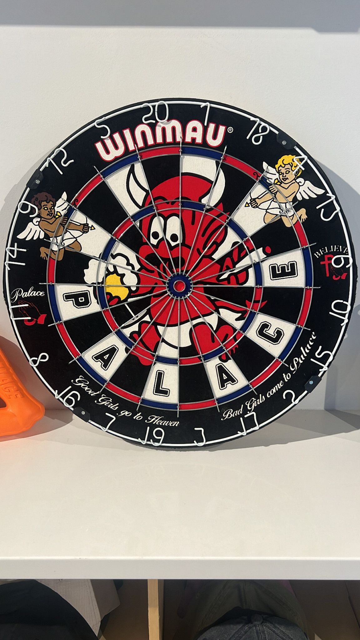 その他 Palace x Winmau Fallen Angels Dartsboard Palace Skateboards Winmau Fallen Angels Dartboard SS23 Brand