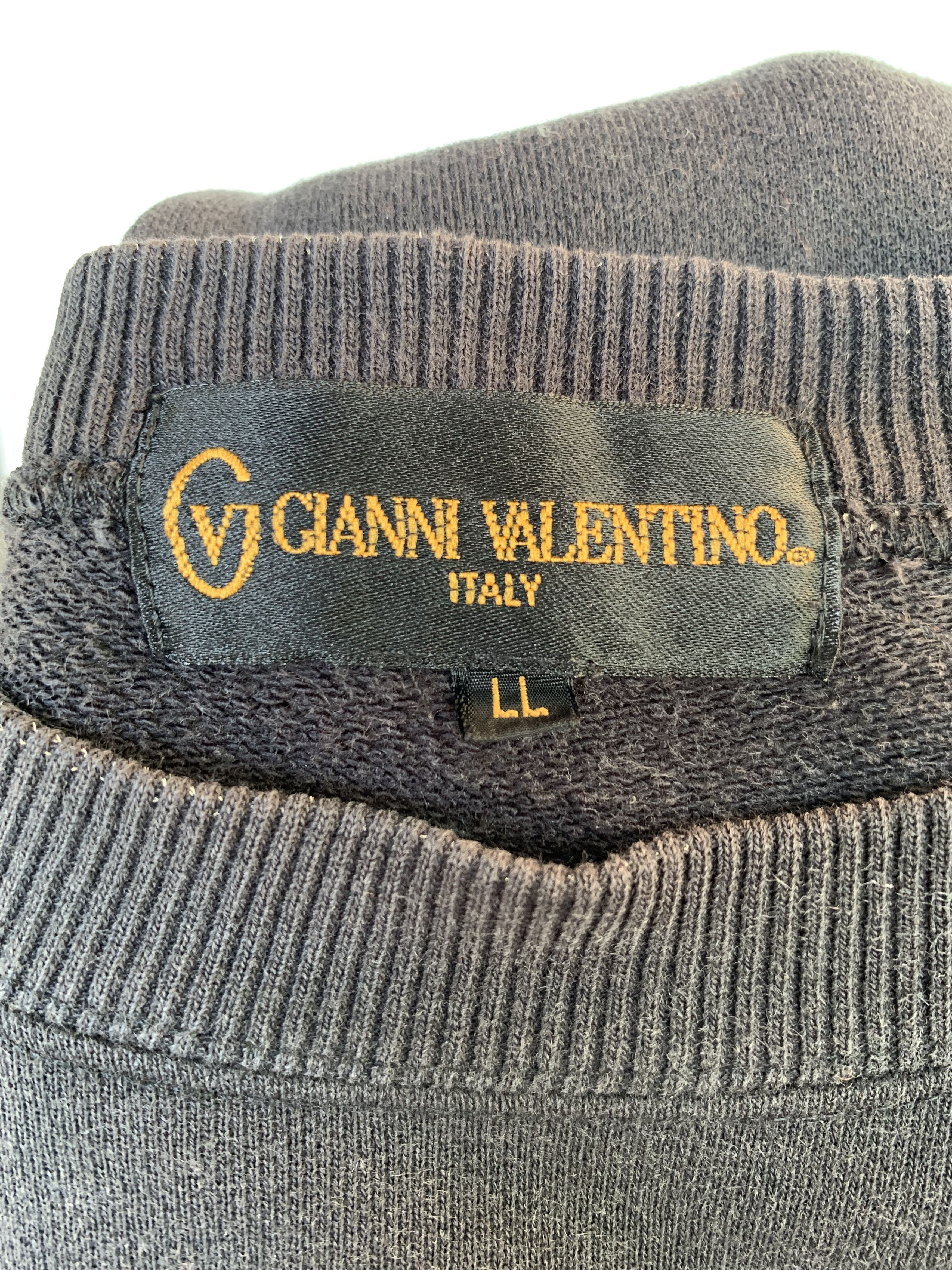 Designer × Vintage Vintage Gianni Valentino Embroidered Logo Sweatshirt Size US XL / EU 56 / 4 - 4 Thumbnail