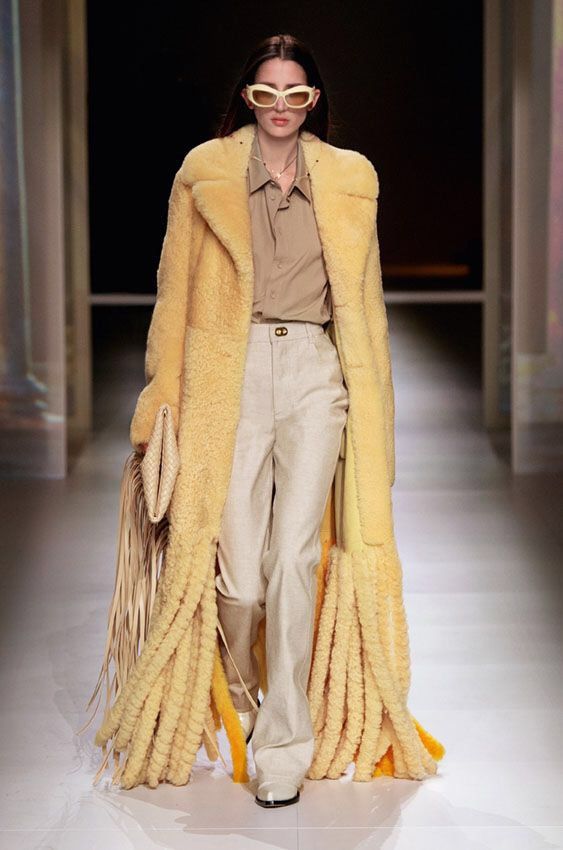 Bottega Veneta BNWT FW20 Teddy Shearling Fringe Coat in Yellow Size 34 Size XXS / US 00 / IT 34 - 1 Thumbnail