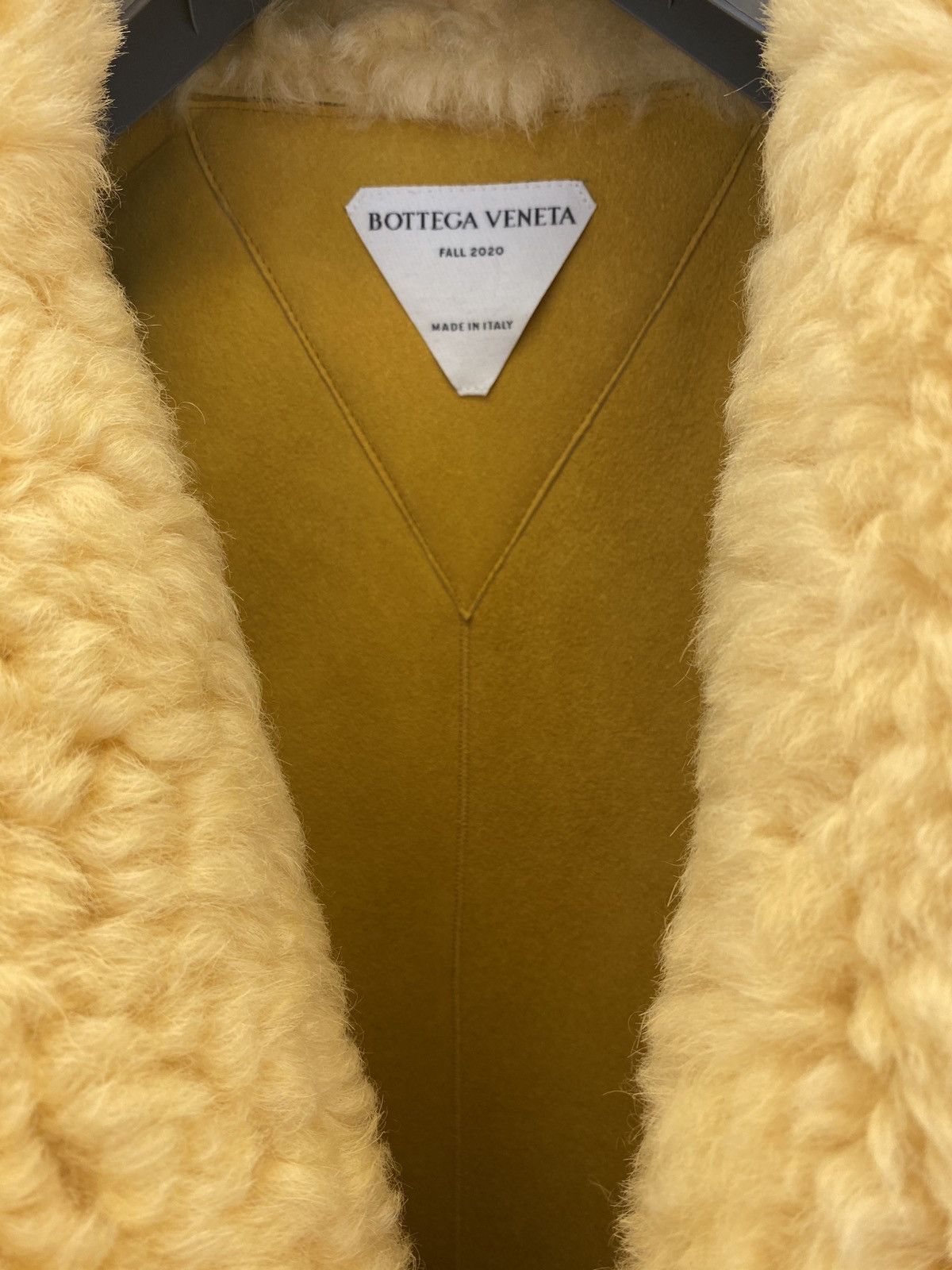 Bottega Veneta BNWT FW20 Teddy Shearling Fringe Coat in Yellow Size 34 Size XXS / US 00 / IT 34 - 8 Thumbnail