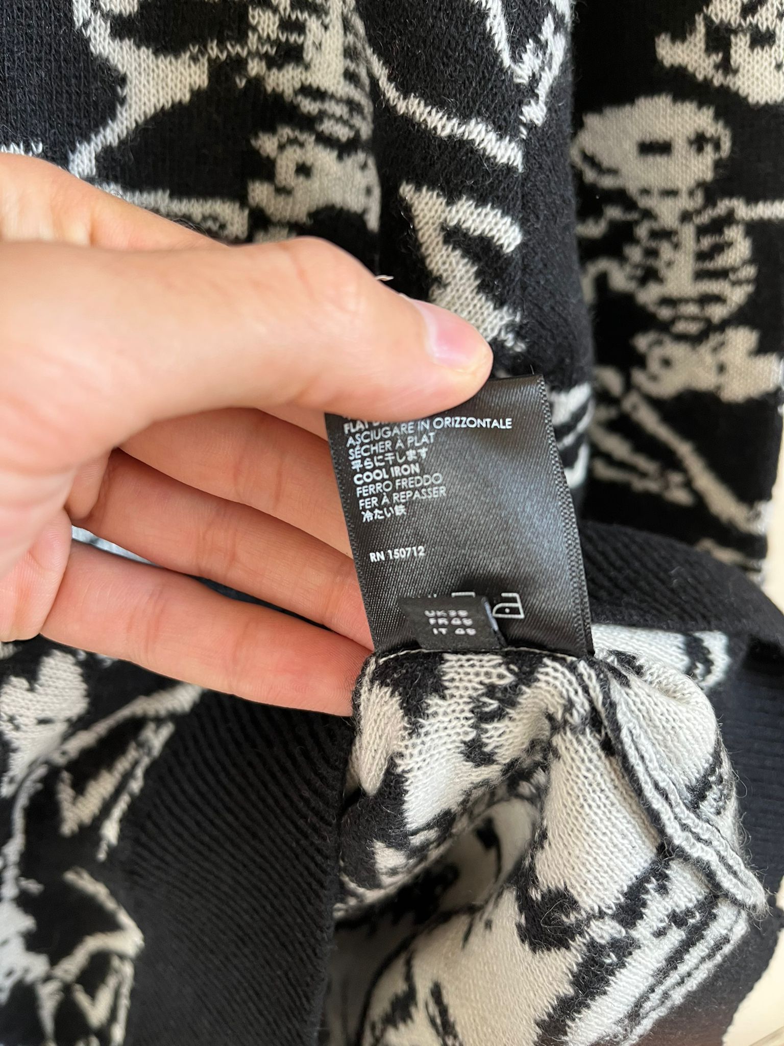 Amiri Sweatshirt in Black & White Size US XL / EU 56 / 4 - 7 Thumbnail