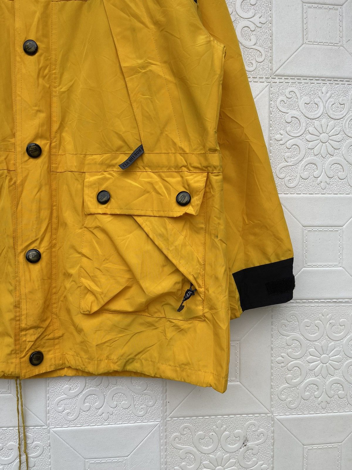 The North Face Vintage The North Face Mountain Light Shell Jacket Size US L / EU 52-54 / 3 - 11 Thumbnail
