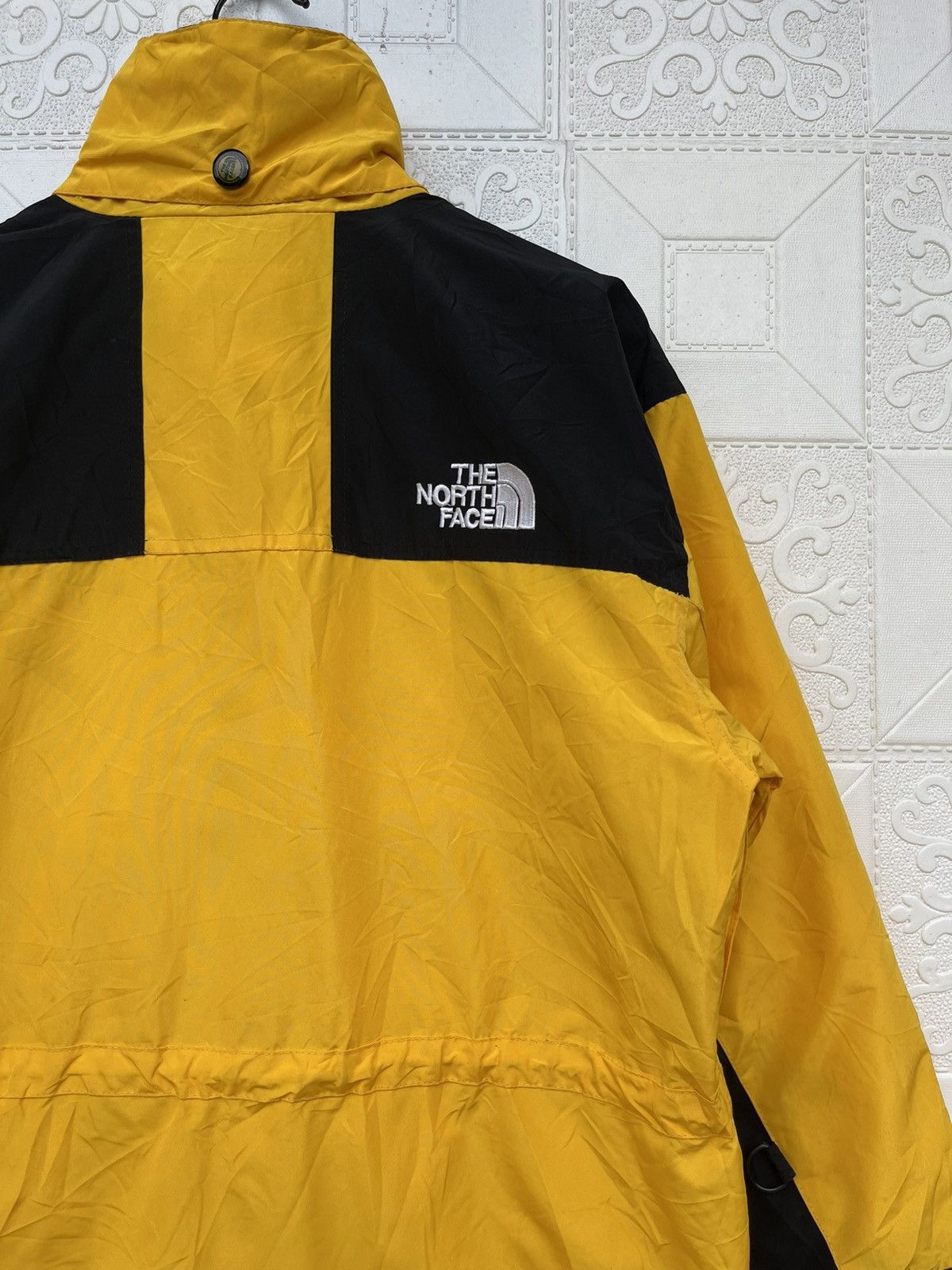 The North Face Vintage The North Face Mountain Light Shell Jacket Size US L / EU 52-54 / 3 - 17 Thumbnail