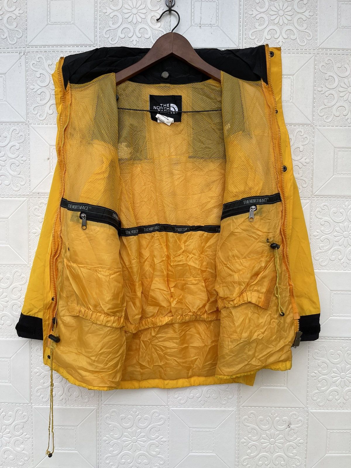 The North Face Vintage The North Face Mountain Light Shell Jacket Size US L / EU 52-54 / 3 - 23 Thumbnail