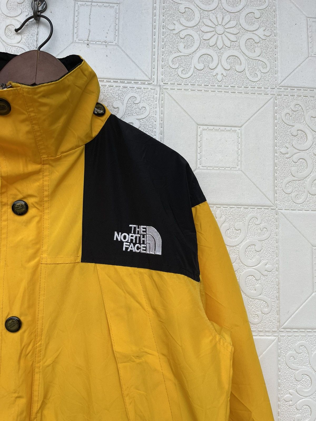 The North Face Vintage The North Face Mountain Light Shell Jacket Size US L / EU 52-54 / 3 - 9 Thumbnail