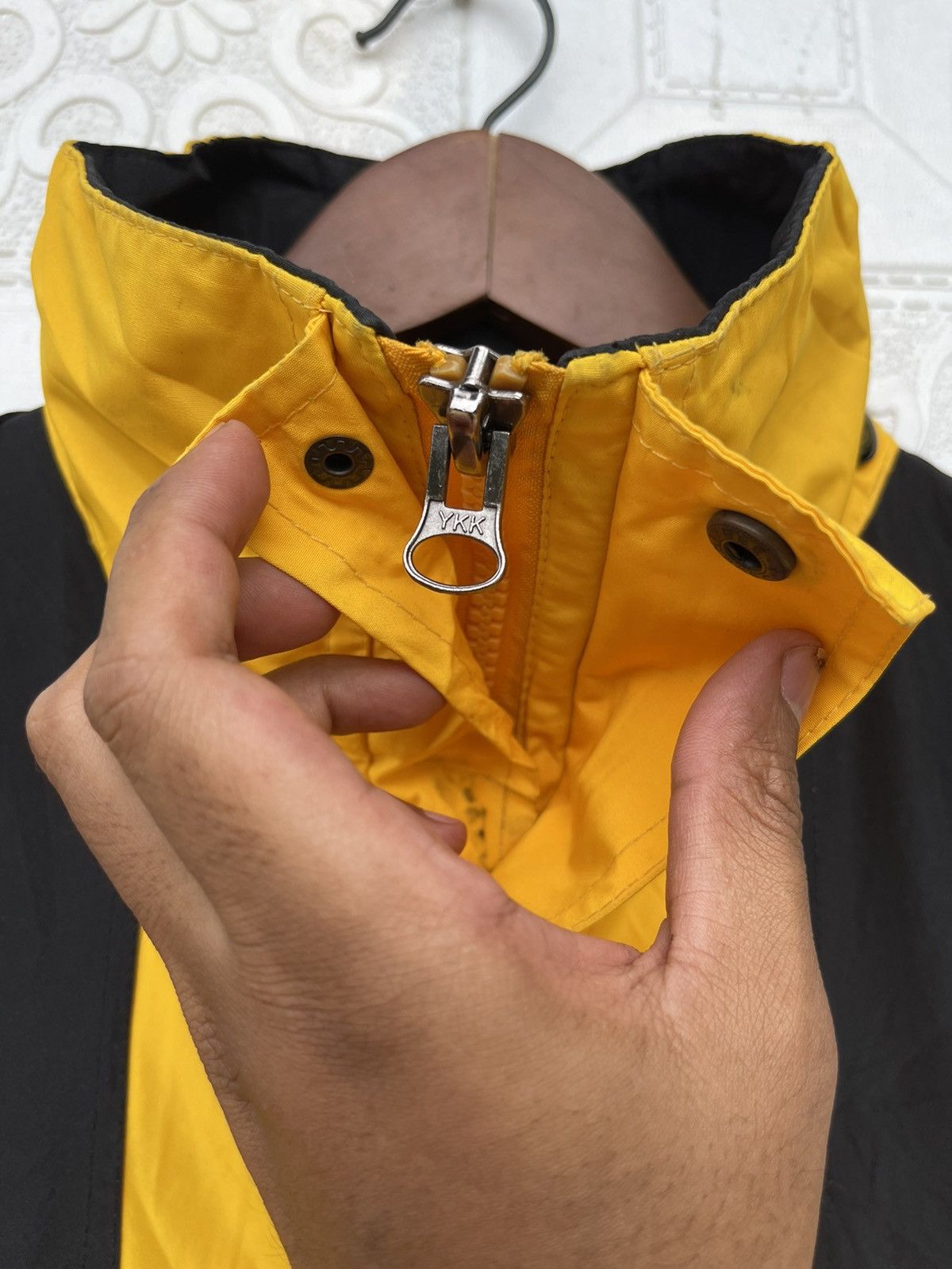 The North Face Vintage The North Face Mountain Light Shell Jacket Size US L / EU 52-54 / 3 - 15 Thumbnail