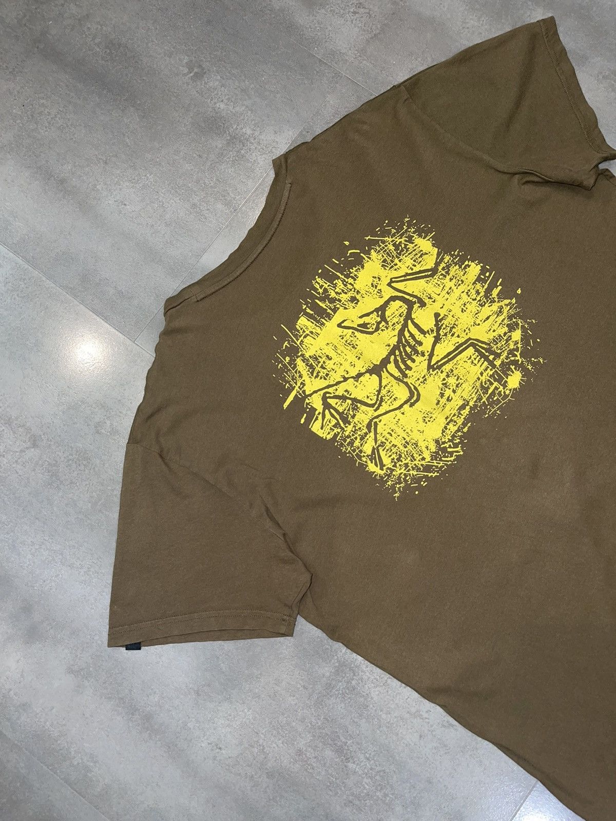 Arc'teryx Arc'Teryx Big Logo Yellow Brown Short Sleeve T-Shirt Size US XL / EU 56 / 4 - 4 Thumbnail