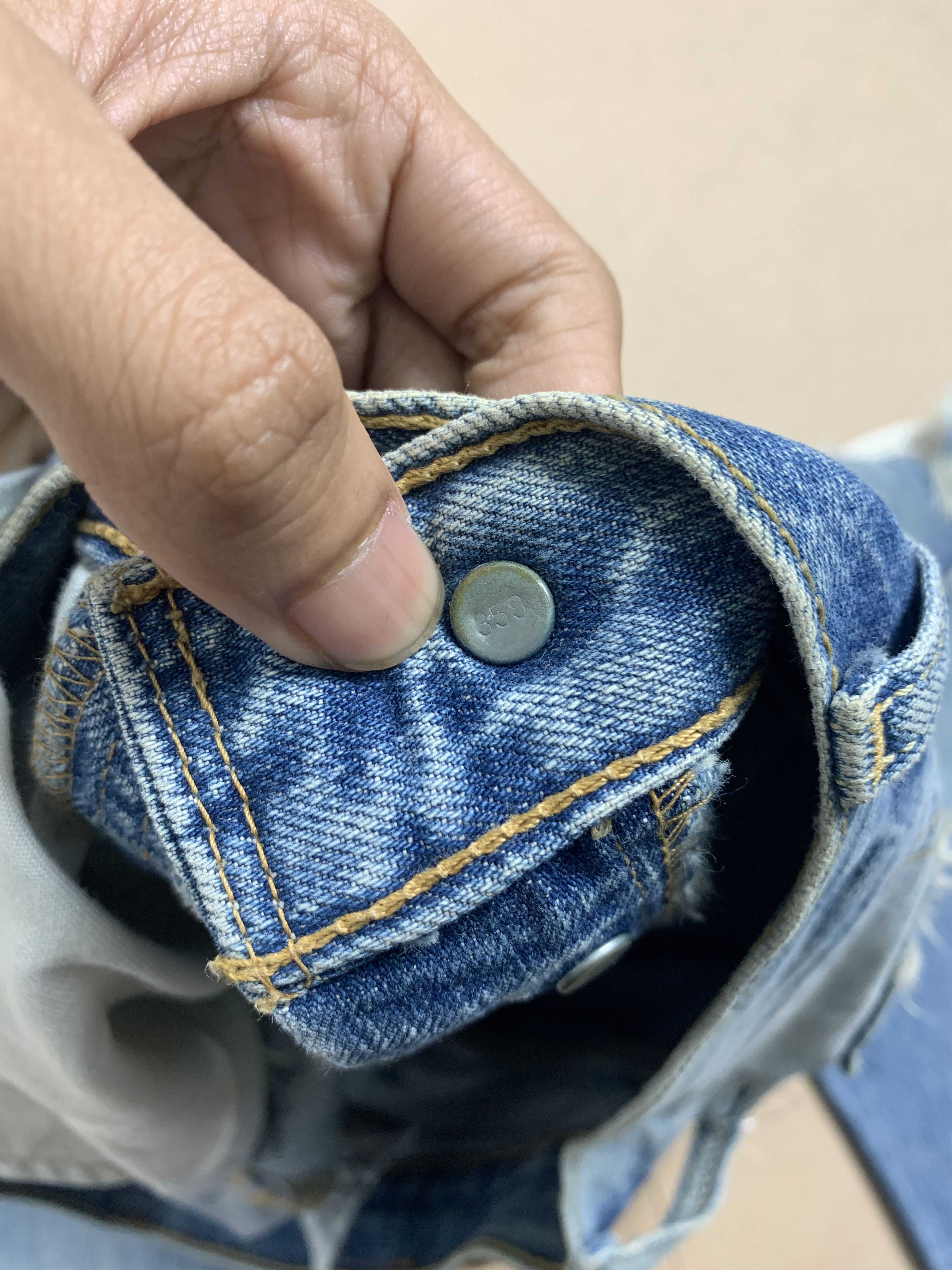 Levi's Vintage 90s LEVI'S 501 Straight Cut Distressed Jeans P0180 Size US 32 / EU 48 - 15 Thumbnail