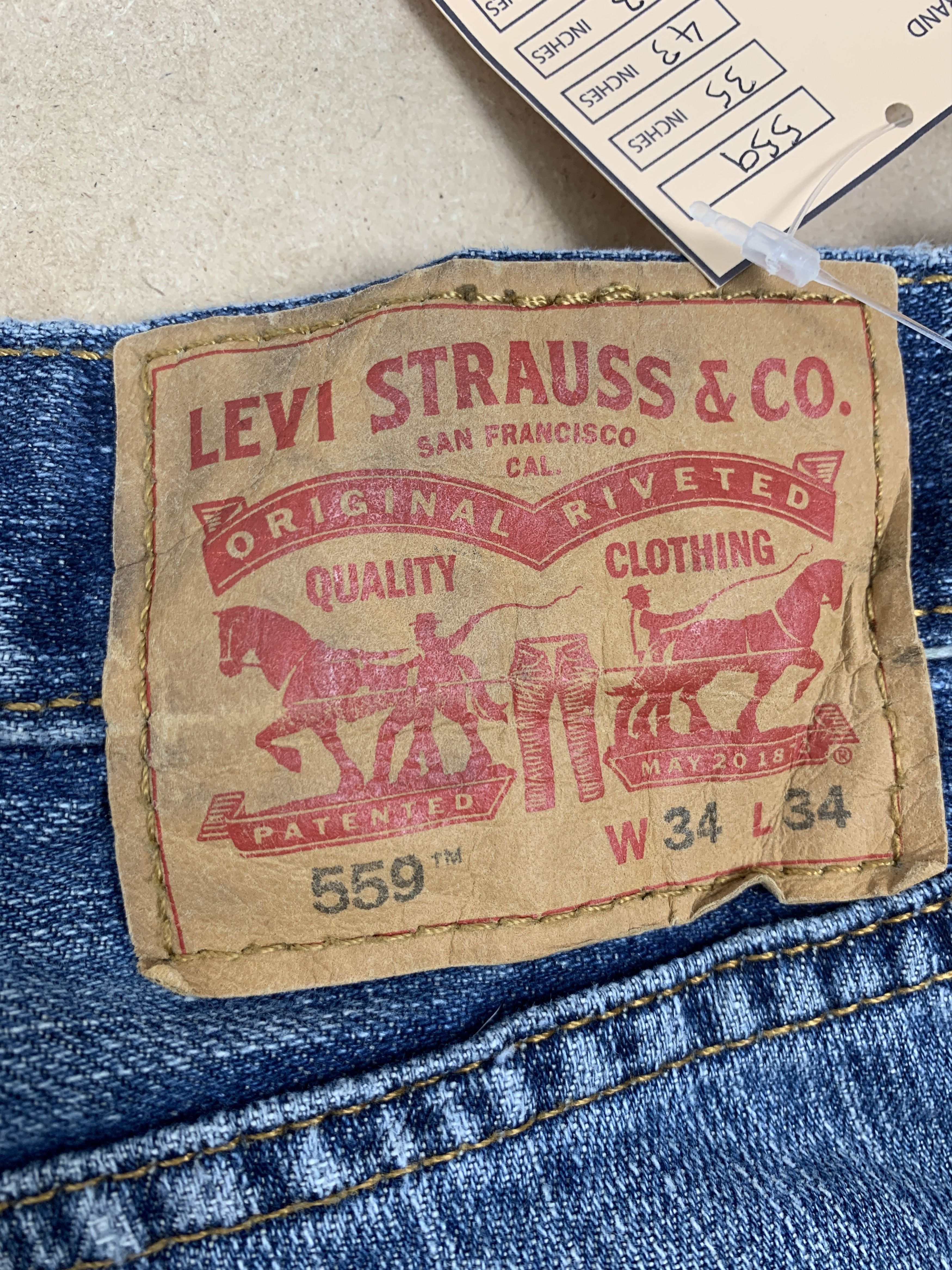 Levi's × Levi's Vintage Clothing × Vintage Vintage LEVI'S 559 Distressed Faded Mid Wash Jeans Size US 35 - 10 Thumbnail