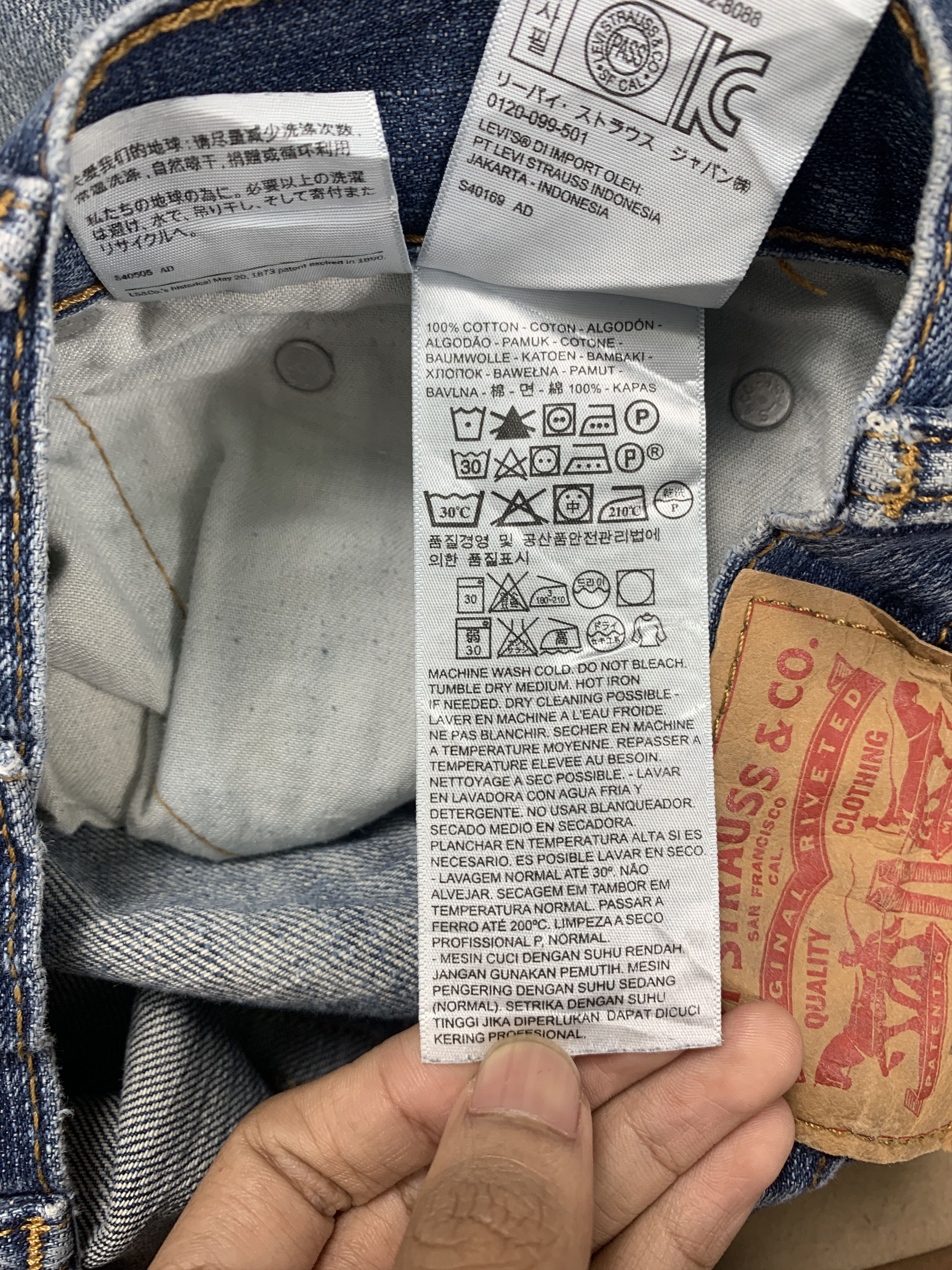 Levi's × Levi's Vintage Clothing × Vintage Vintage LEVI'S 559 Distressed Faded Mid Wash Jeans Size US 35 - 17 Thumbnail