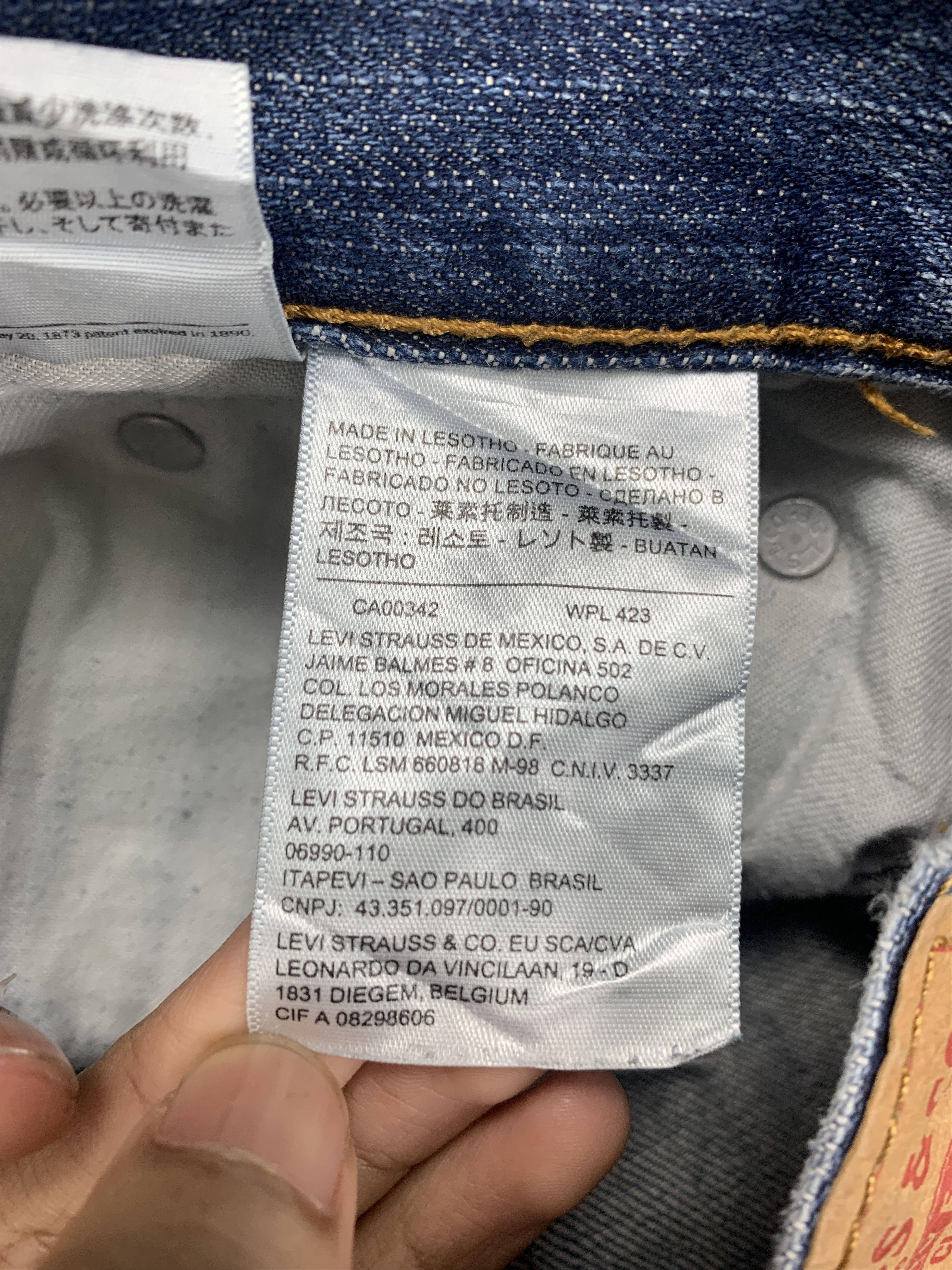 Levi's × Levi's Vintage Clothing × Vintage Vintage LEVI'S 559 Distressed Faded Mid Wash Jeans Size US 35 - 15 Thumbnail
