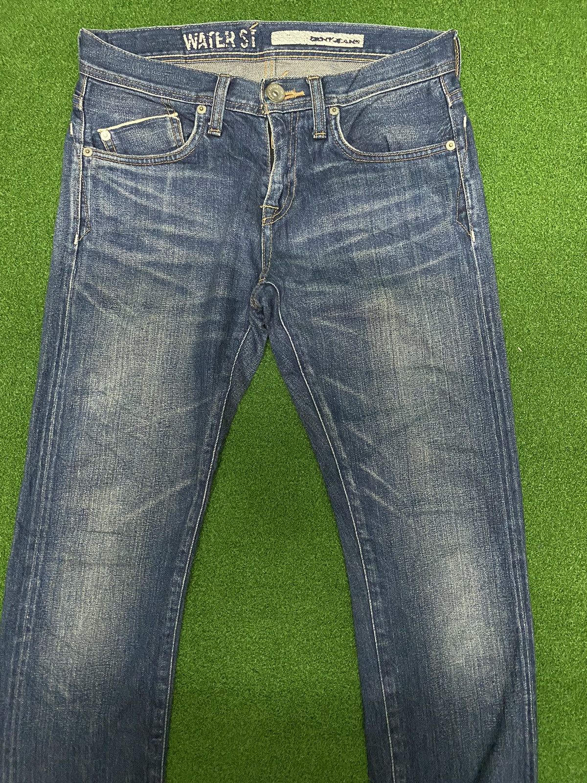 Japanese Brand DISTRESSED DKNY SELVAGE DENIM SIZE 28 Size US 28 / EU 44 - 2 Thumbnail