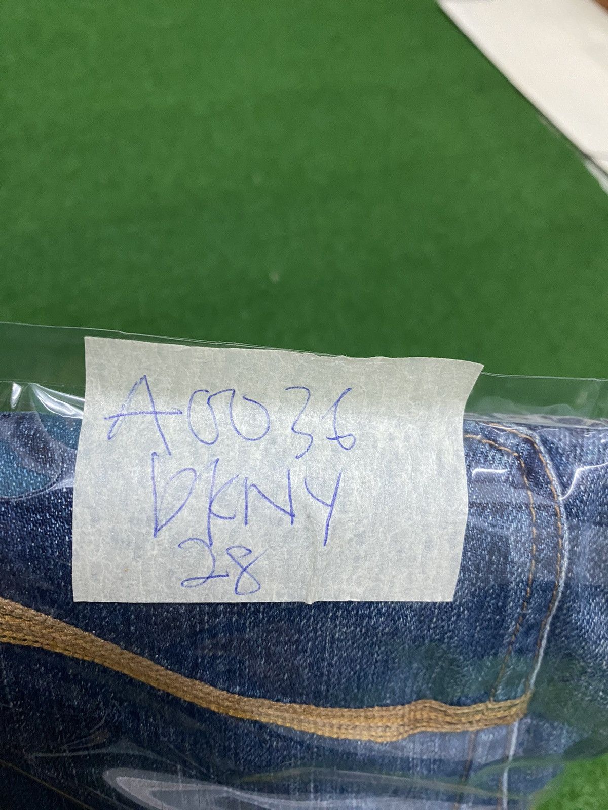 Japanese Brand DISTRESSED DKNY SELVAGE DENIM SIZE 28 Size US 28 / EU 44 - 14 Thumbnail