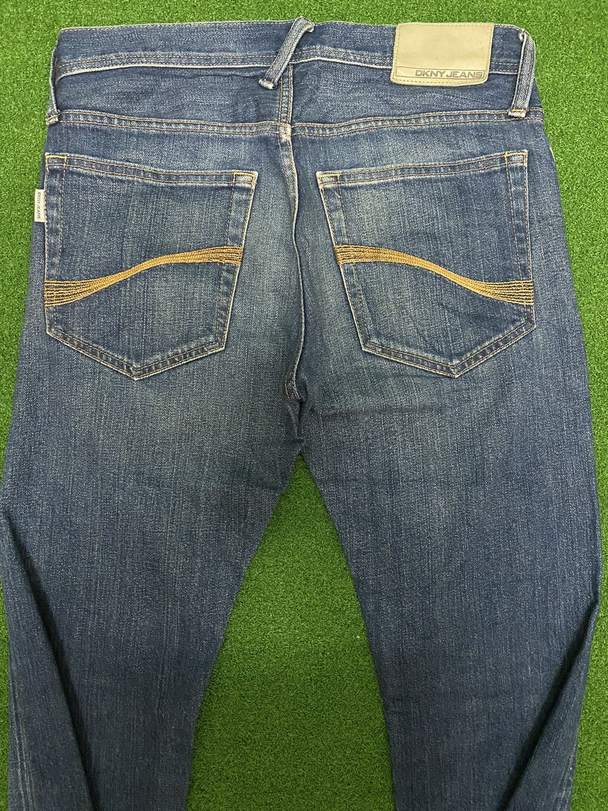 Japanese Brand DISTRESSED DKNY SELVAGE DENIM SIZE 28 Size US 28 / EU 44 - 9 Thumbnail