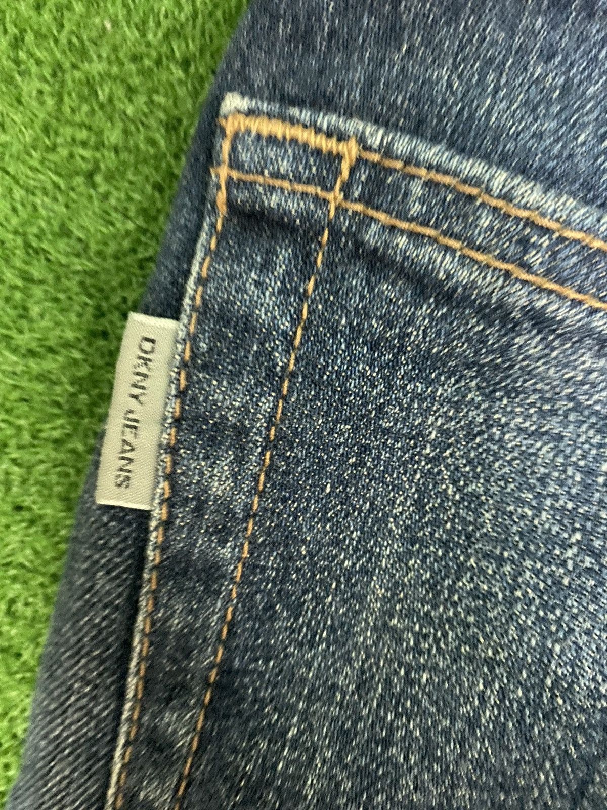 Japanese Brand DISTRESSED DKNY SELVAGE DENIM SIZE 28 Size US 28 / EU 44 - 11 Thumbnail