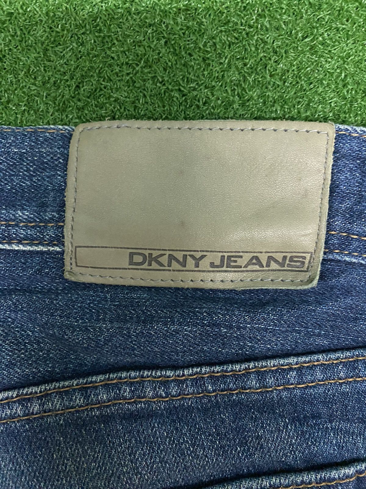 Japanese Brand DISTRESSED DKNY SELVAGE DENIM SIZE 28 Size US 28 / EU 44 - 10 Thumbnail