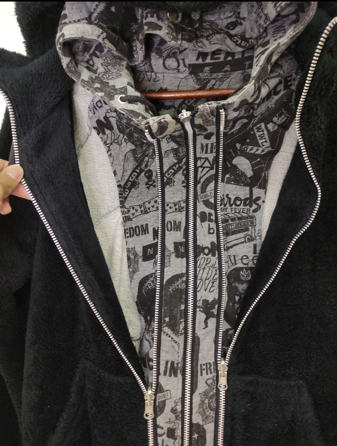 Japanese Brand Reversible Hoodie Fleece Skull Queen Full Print Size US M / EU 48-50 / 2 - 18 Thumbnail