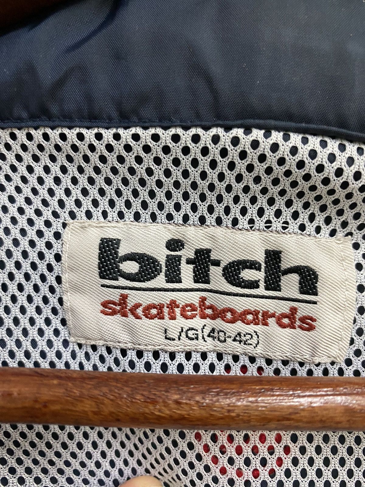 Vintage Vintage Bitch Skateboards Rainbow Stripe Nylon Jacket Size US L / EU 52-54 / 3 - 9 Thumbnail