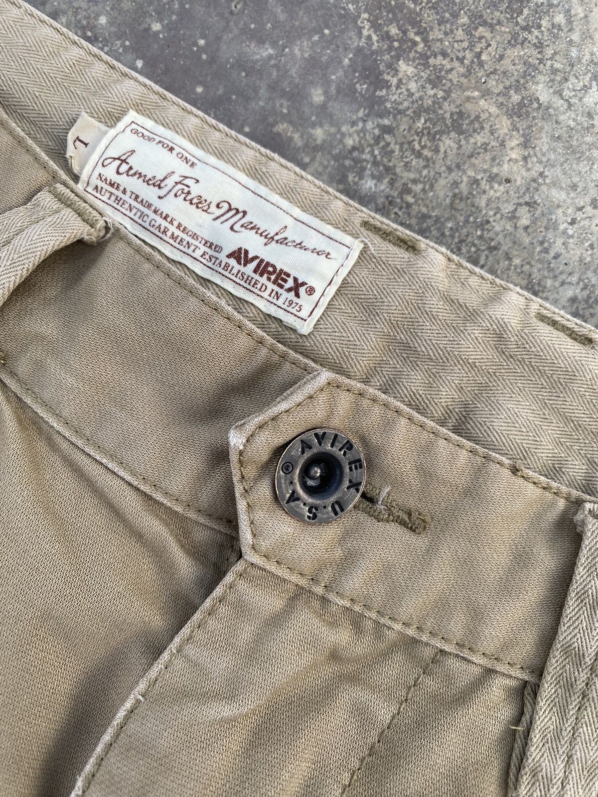 Avirex Distressed Avirex multipocket tactical cargo pants Size US 34 / EU 50 - 14 Thumbnail