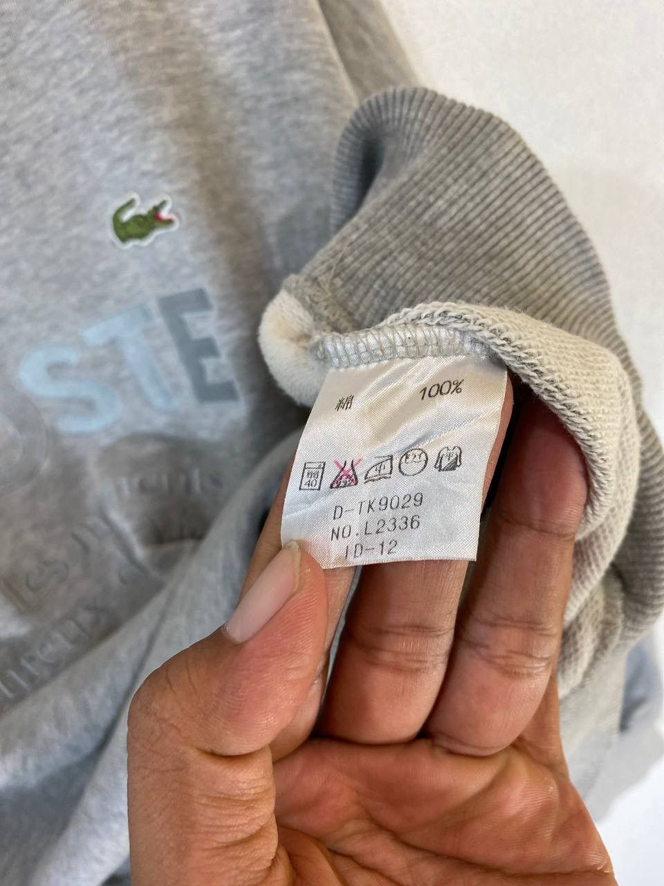 Lacoste Vintage Lacoste Sweatshirt Embroided Nice Design Size US L / EU 52-54 / 3 - 8 Thumbnail