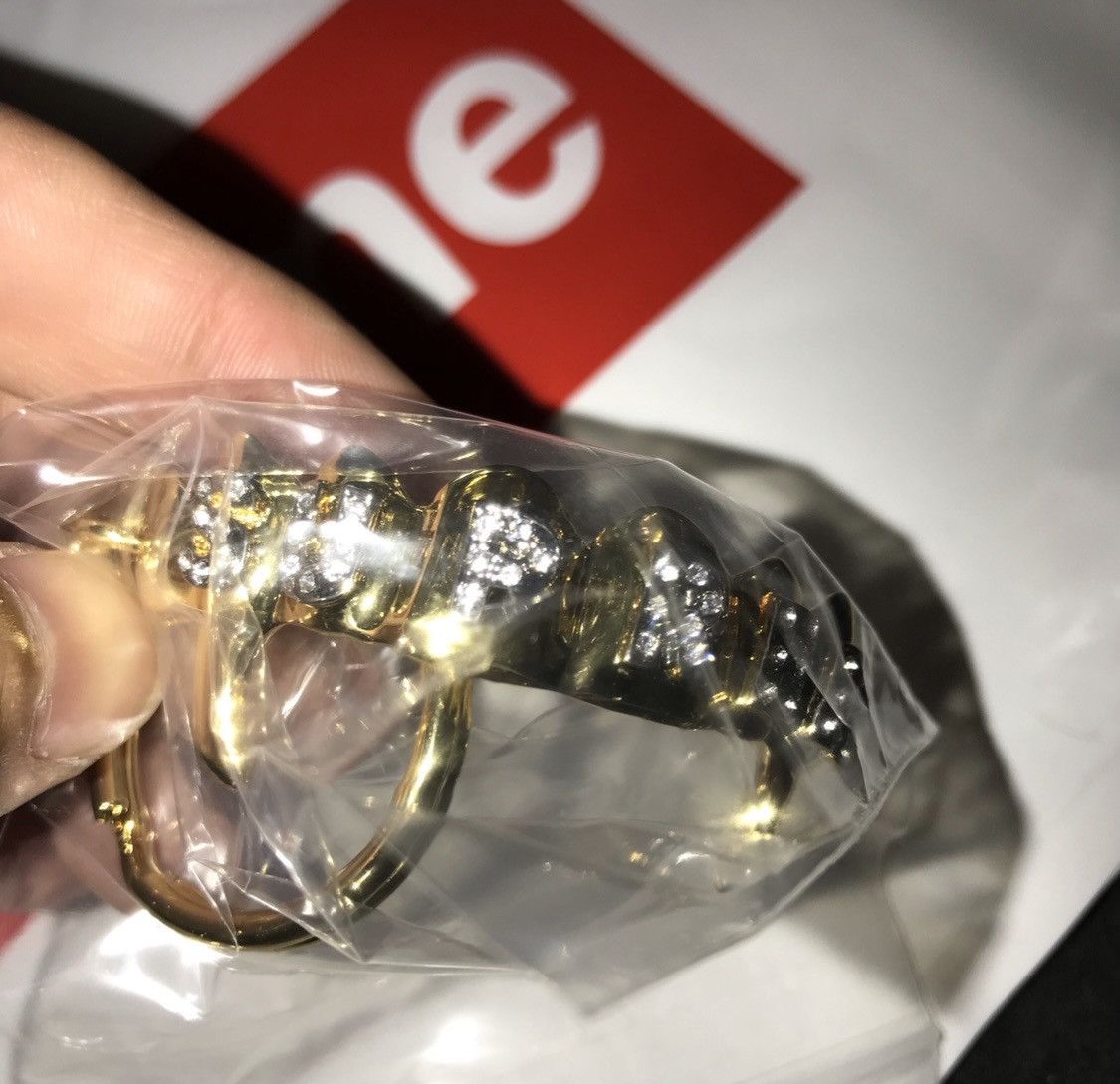 Supreme Supreme Fronts Keychain Wutang Method man gold Size ONE SIZE - 4 Thumbnail